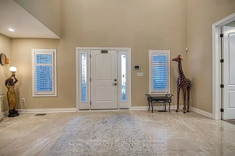 5499 Attema Crescent