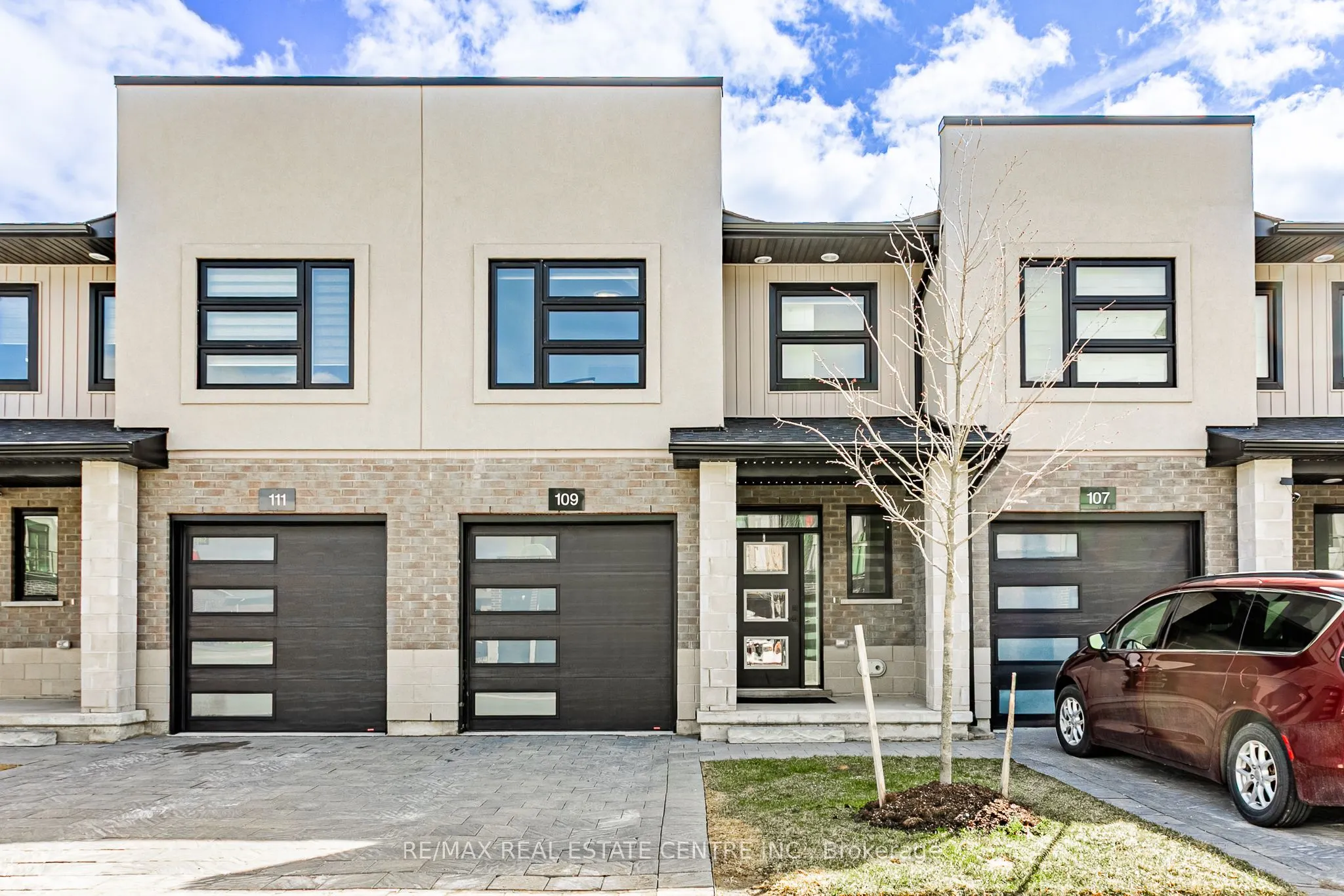 3380 Singleton Avenue, #109
