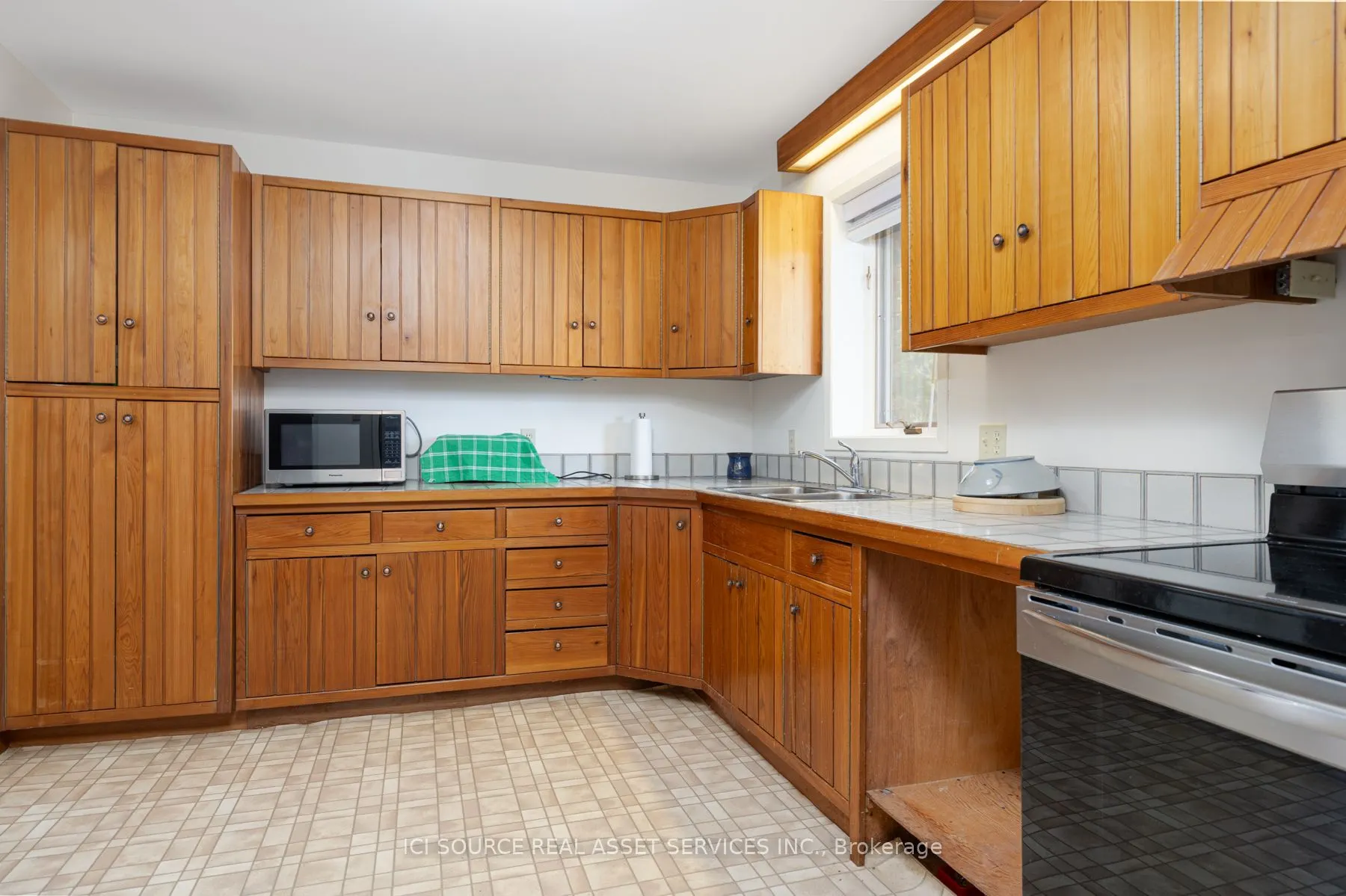 1141 Front Road