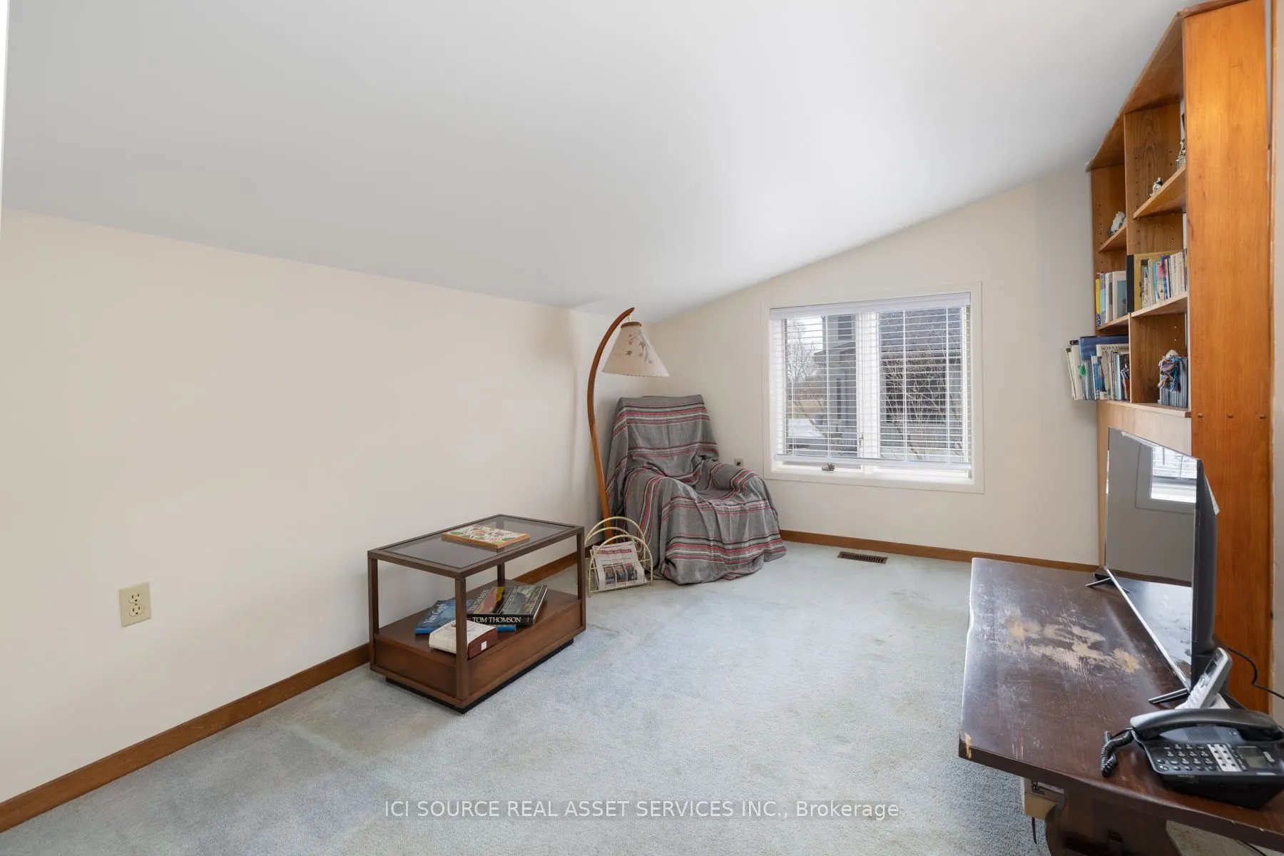 1141 Front Road