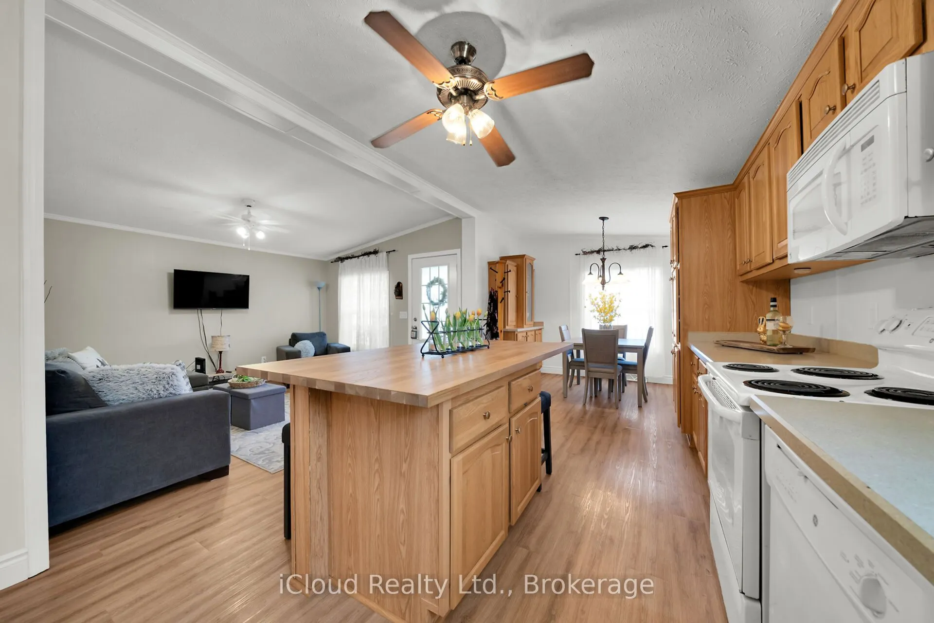 23 MacPherson Crescent
