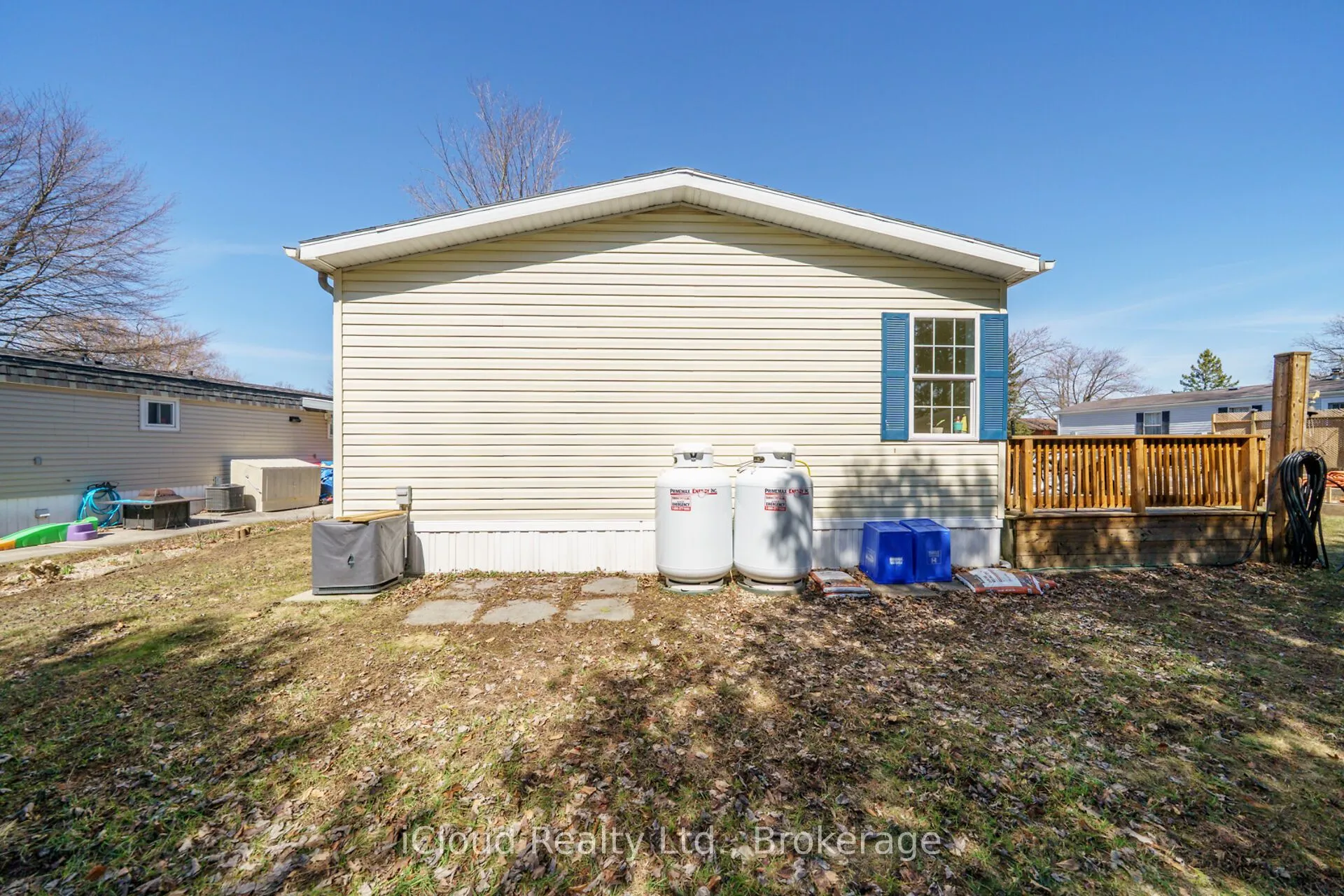23 MacPherson Crescent