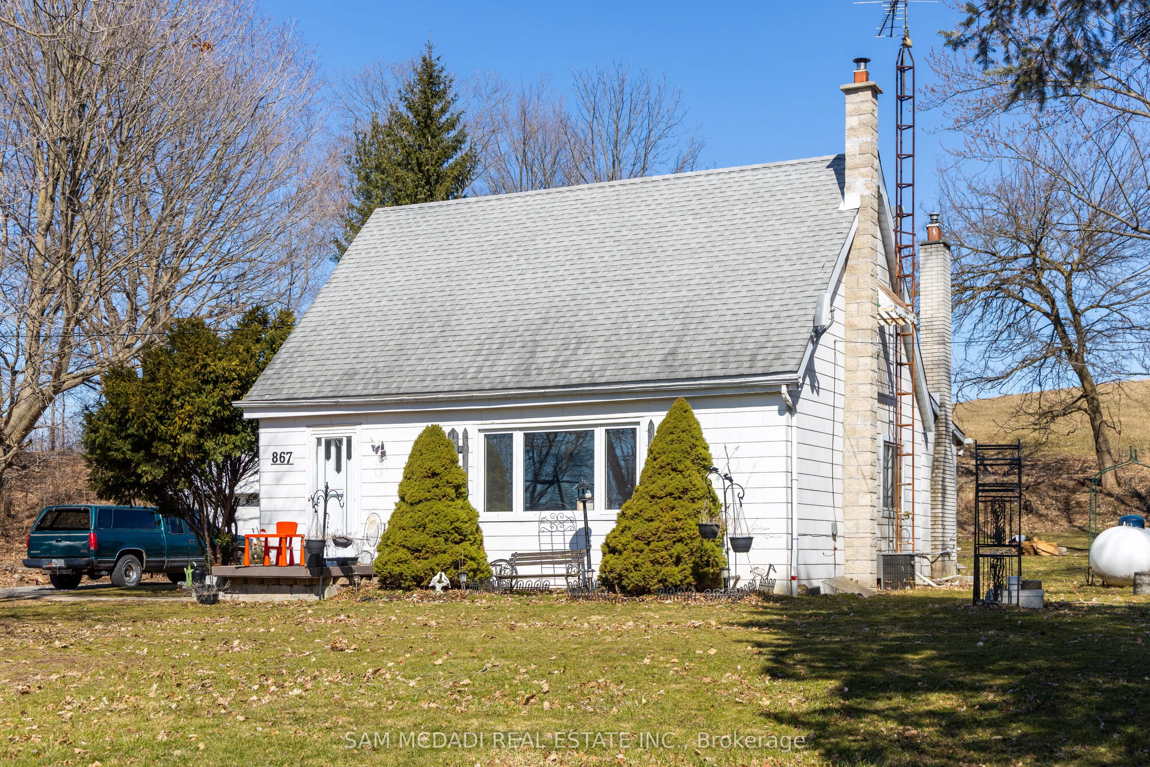 867 Jerseyville Road W