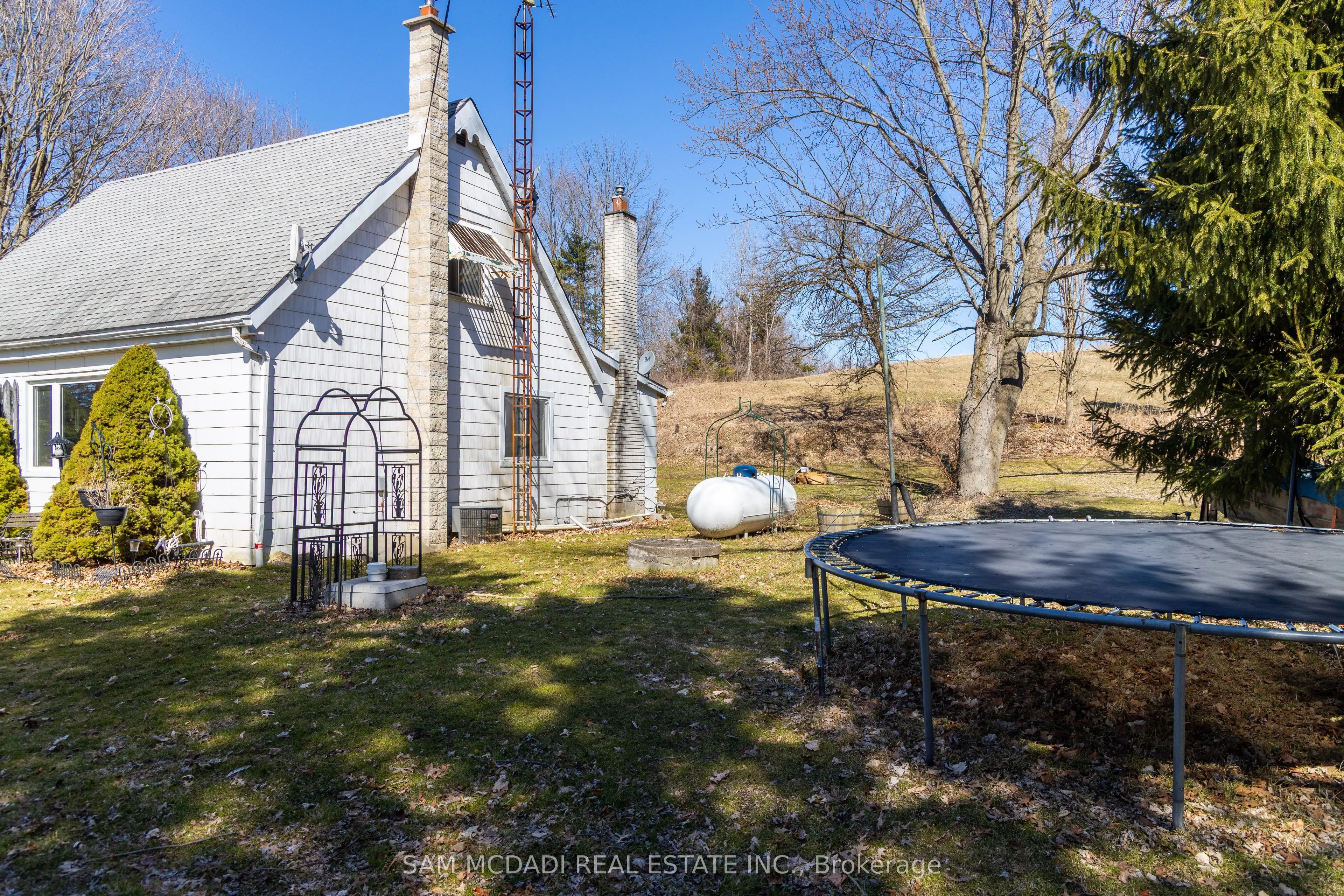 867 Jerseyville Road W