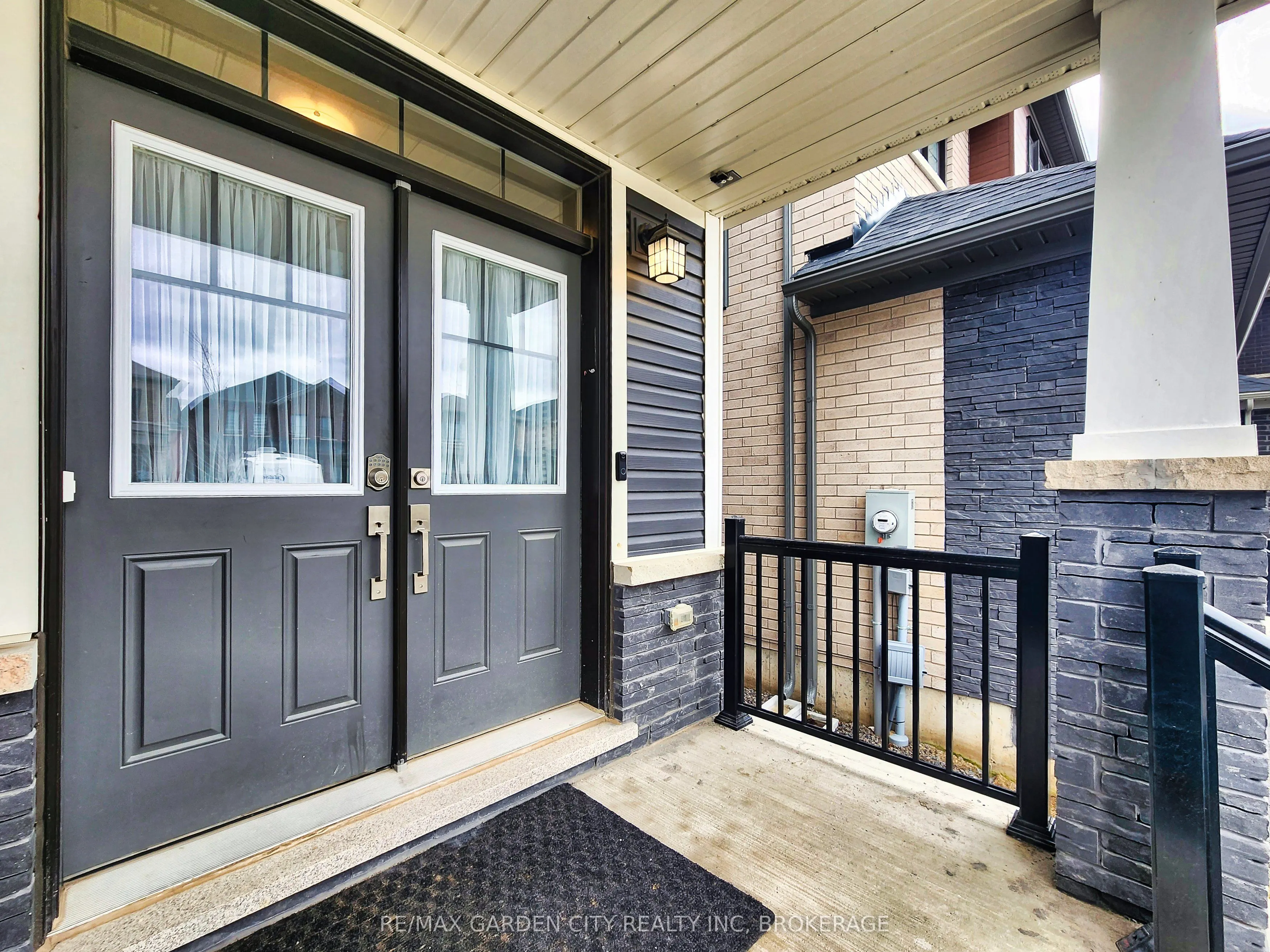 111 Sunflower Crescent