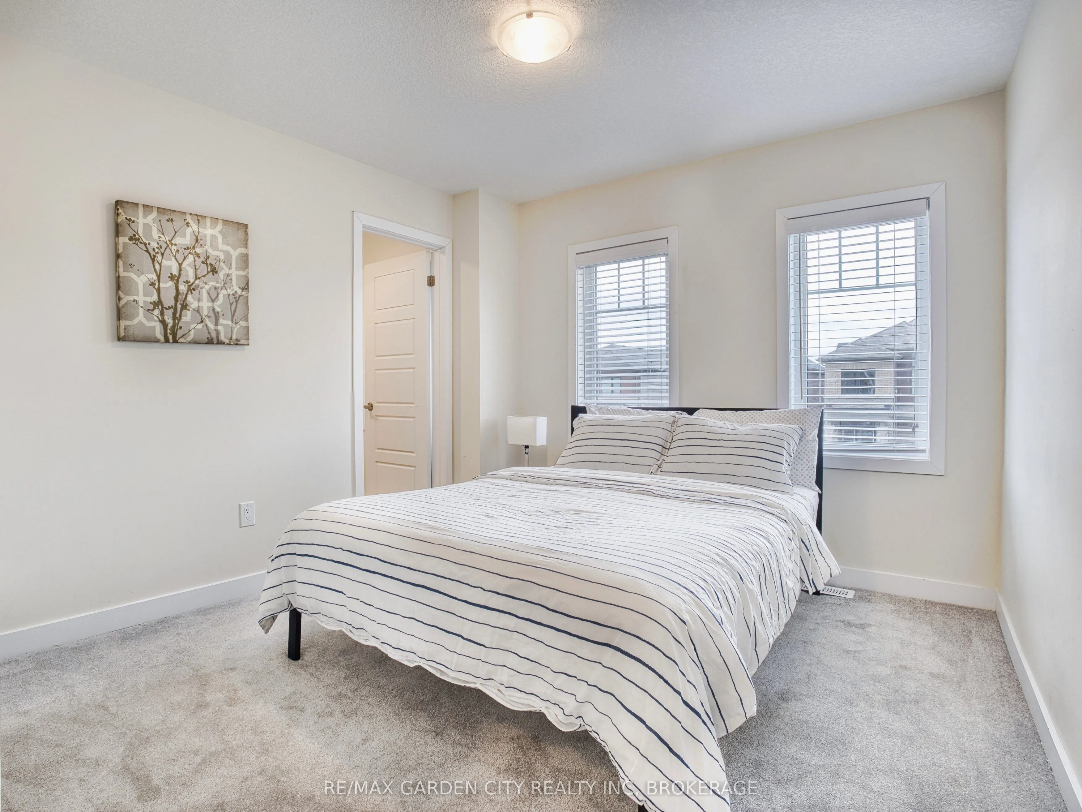 111 Sunflower Crescent