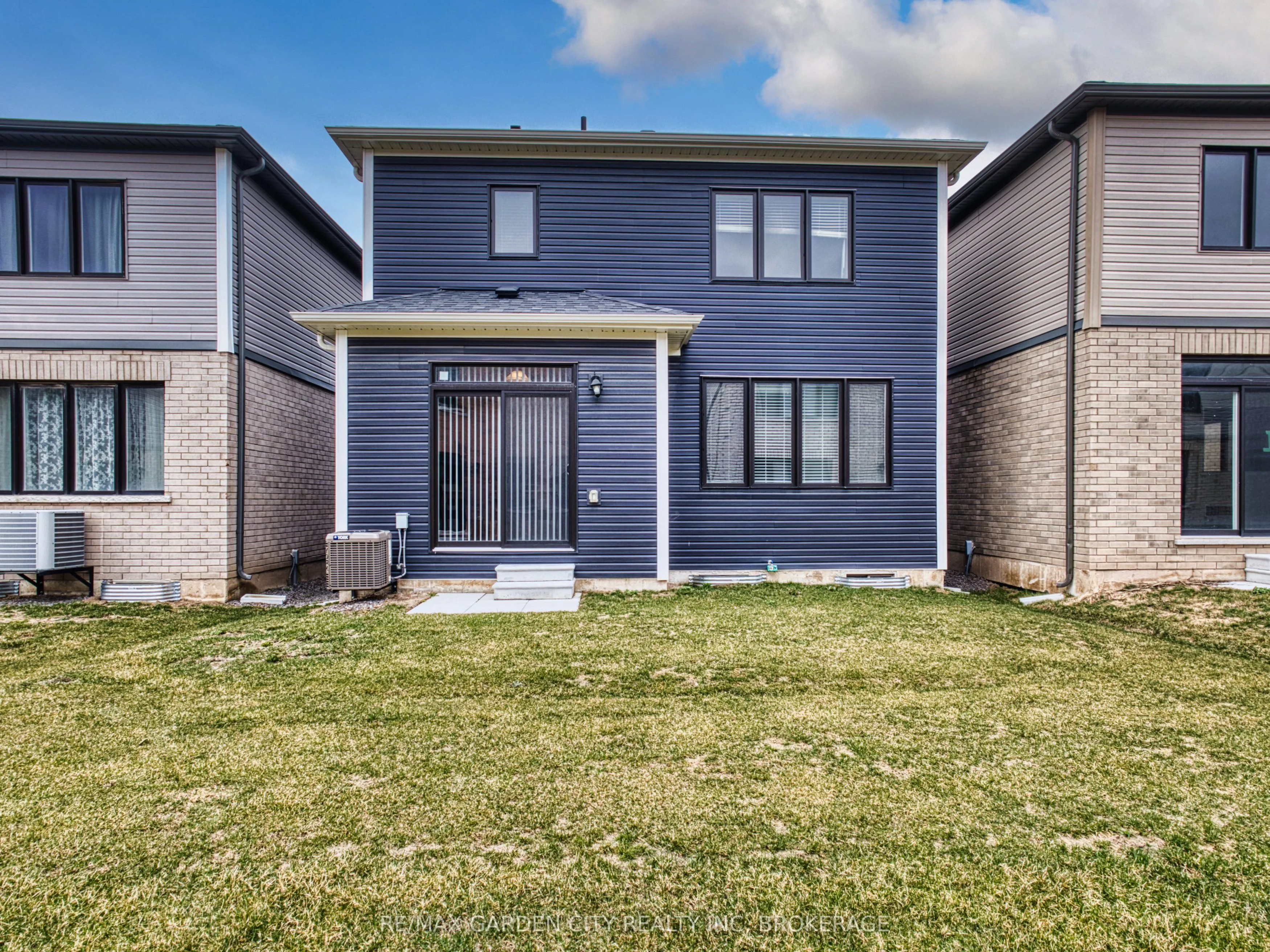 111 Sunflower Crescent
