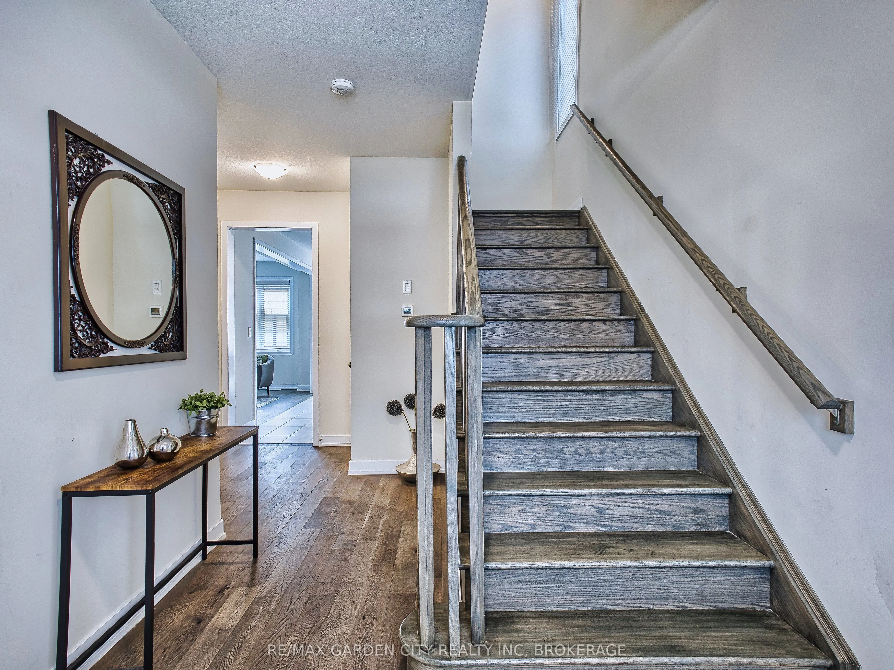 111 Sunflower Crescent