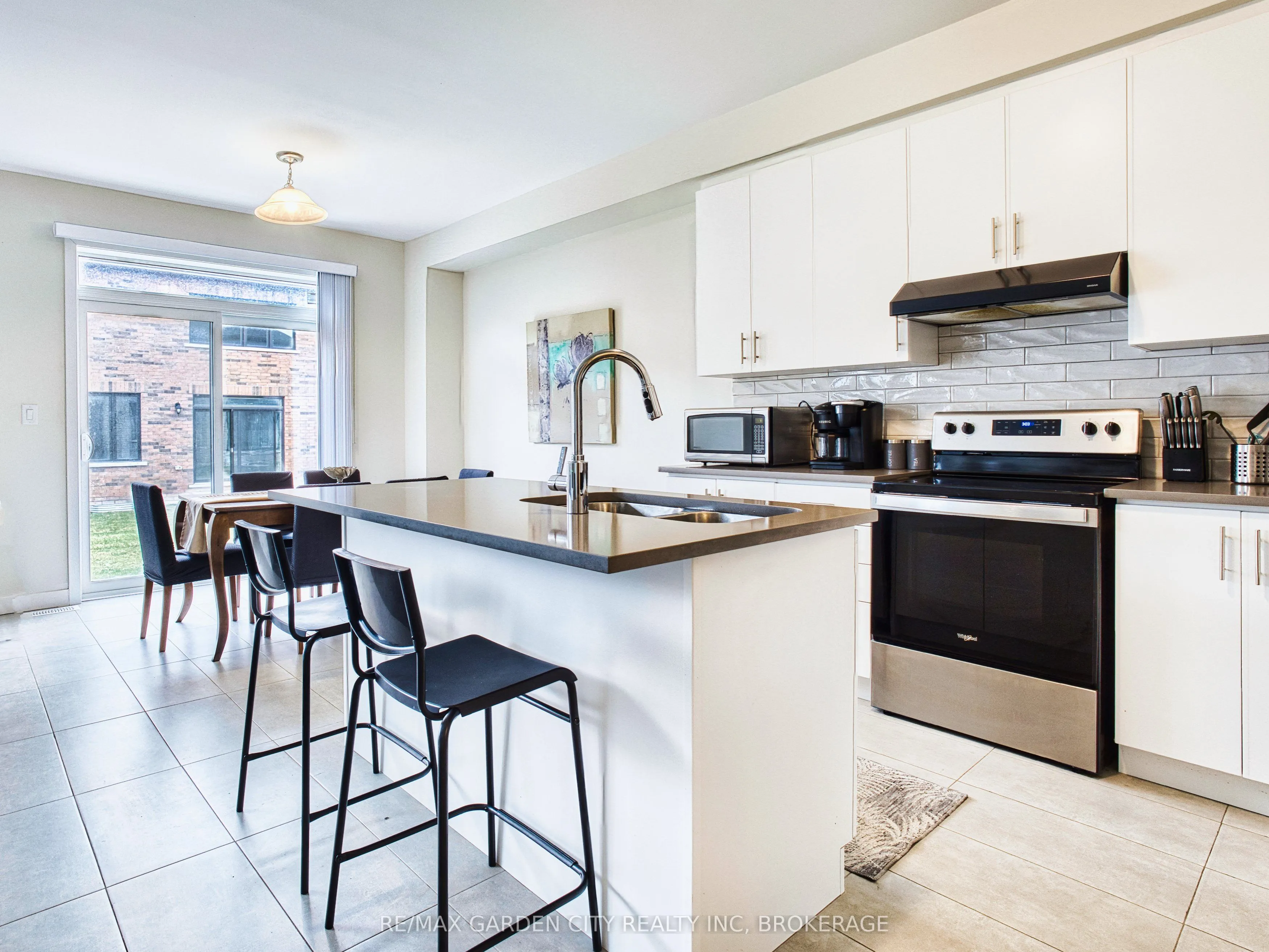 111 Sunflower Crescent