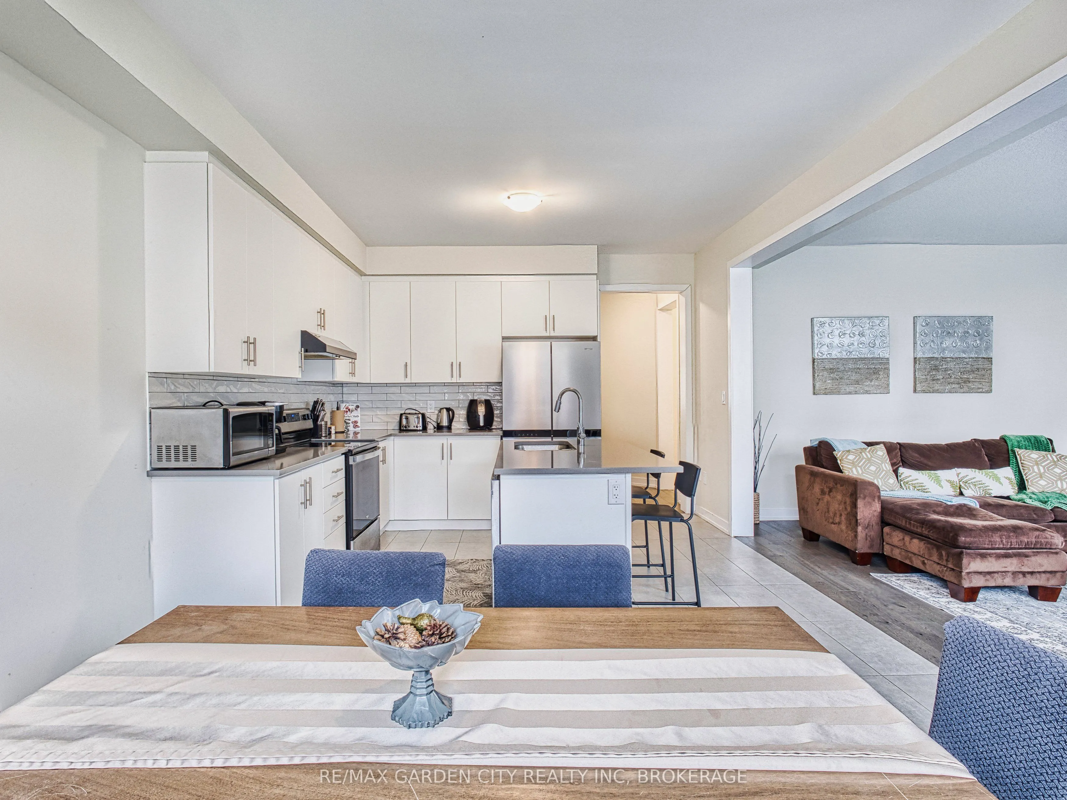 111 Sunflower Crescent