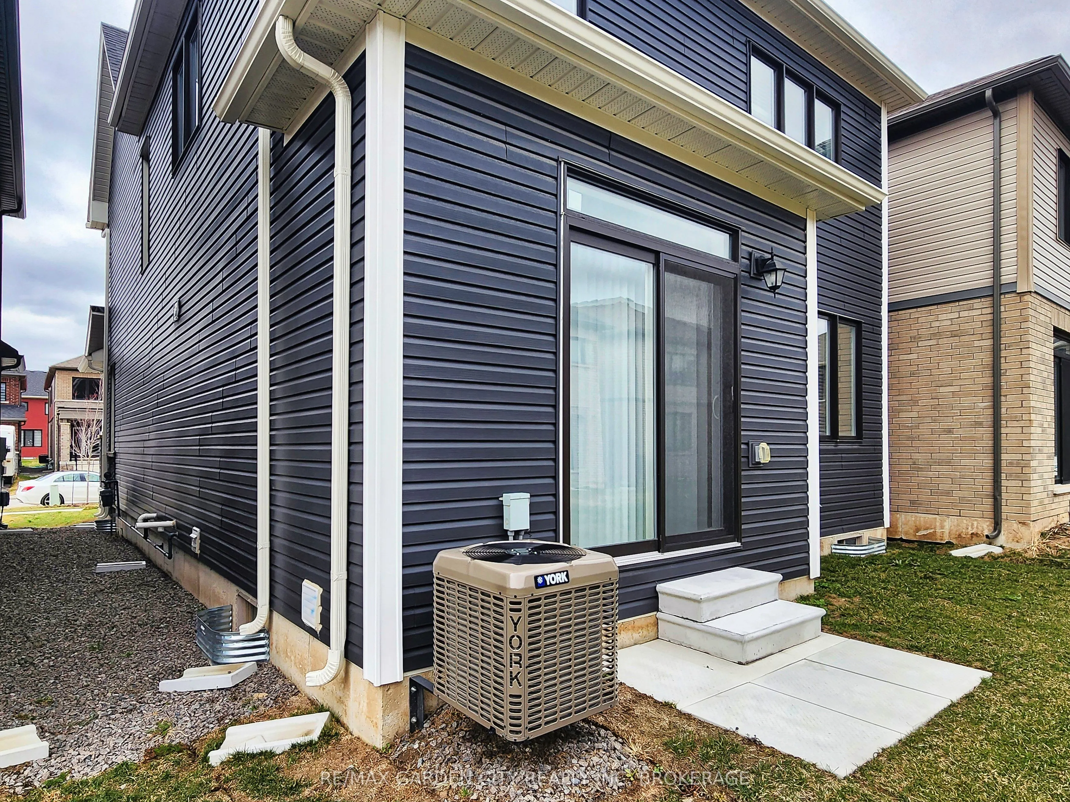 111 Sunflower Crescent