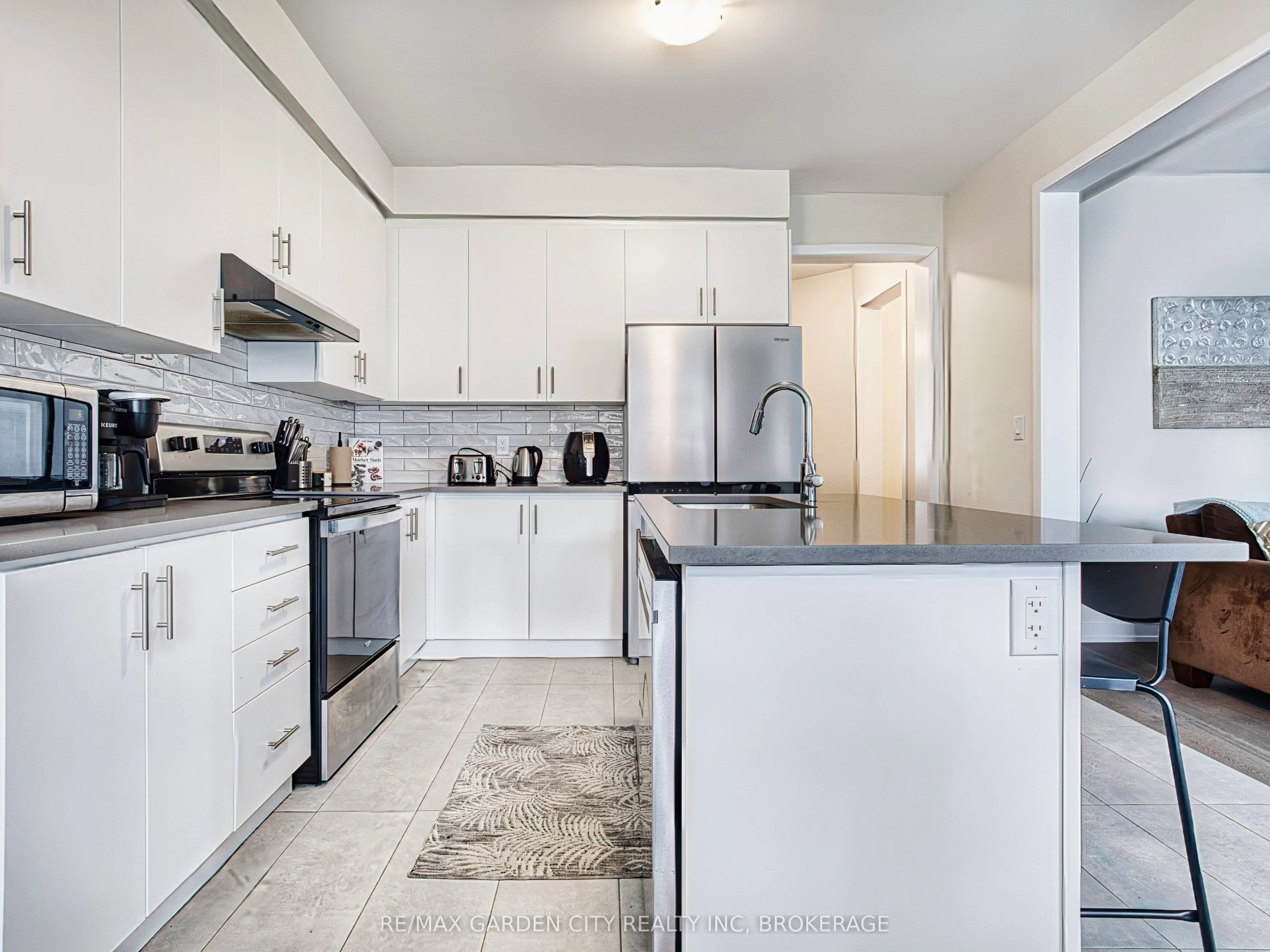 111 Sunflower Crescent