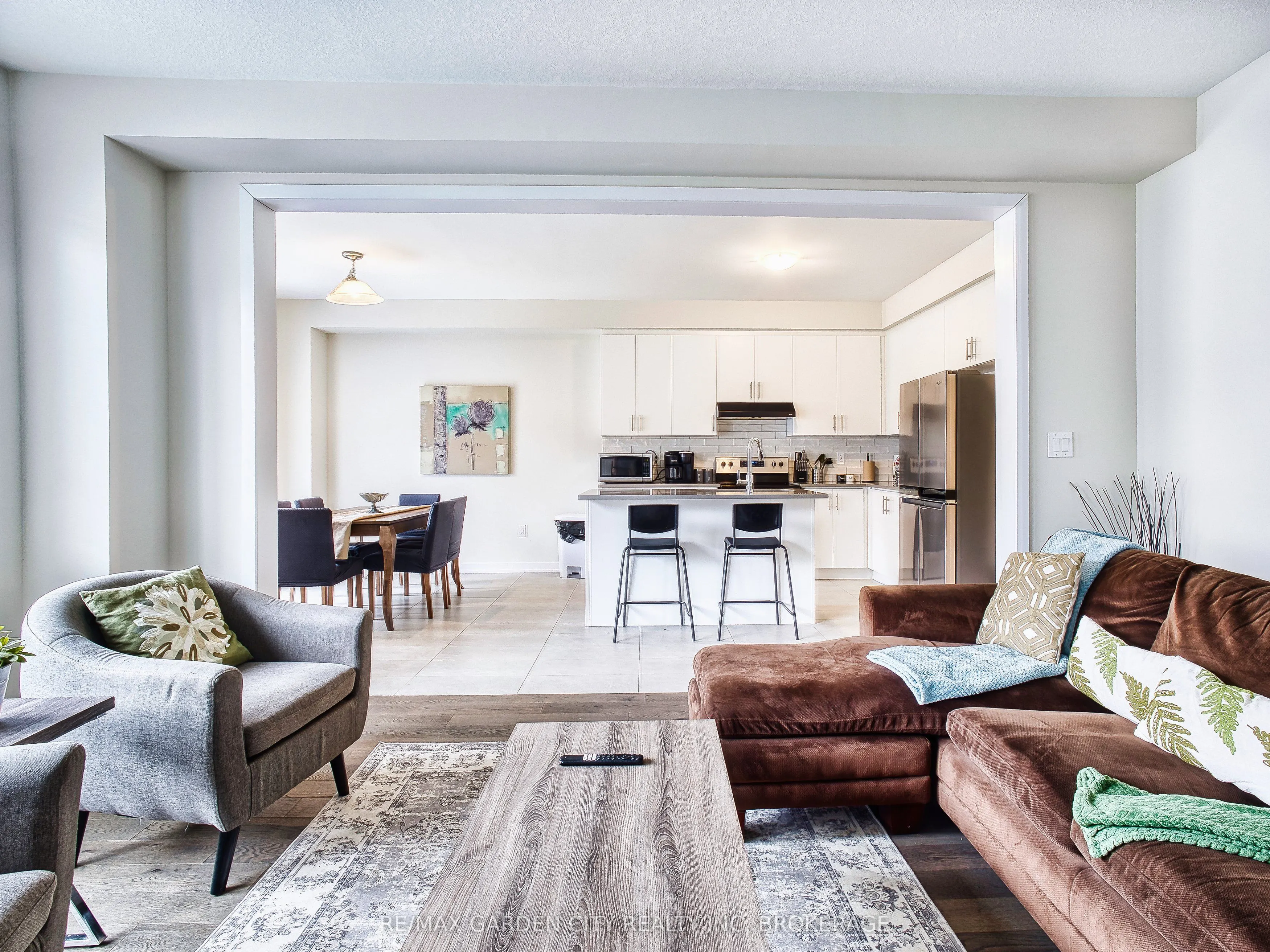 111 Sunflower Crescent