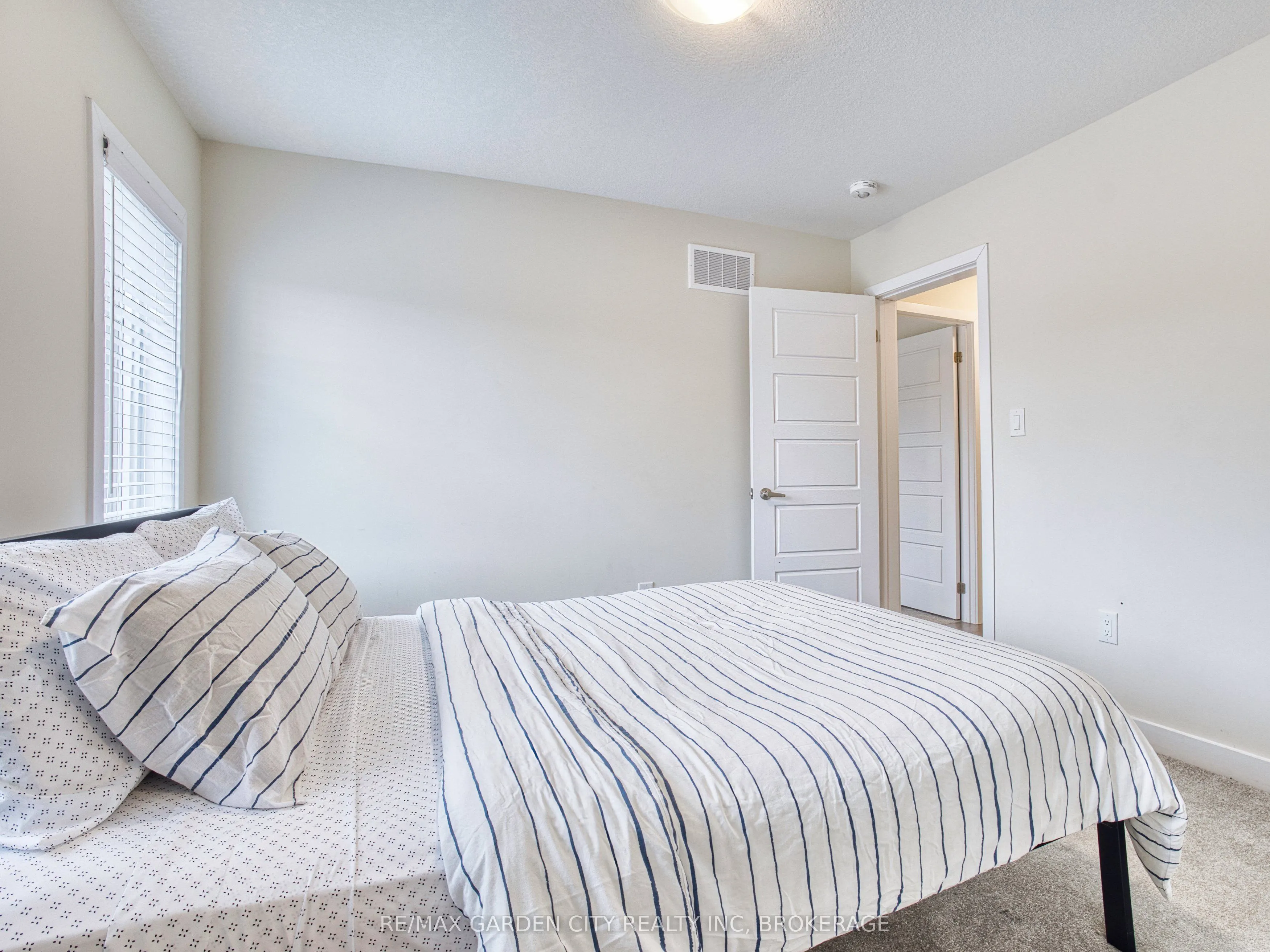 111 Sunflower Crescent