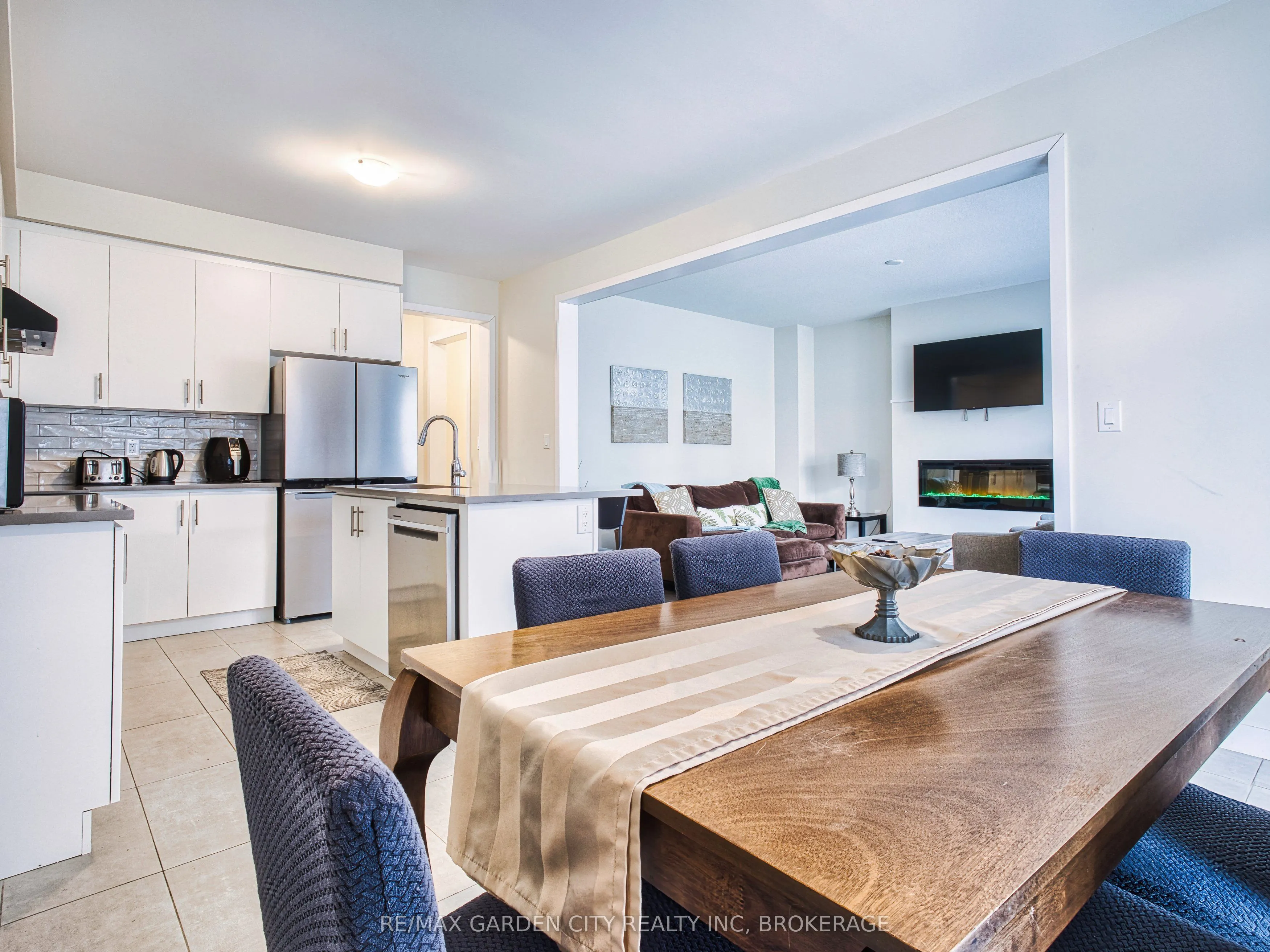 111 Sunflower Crescent