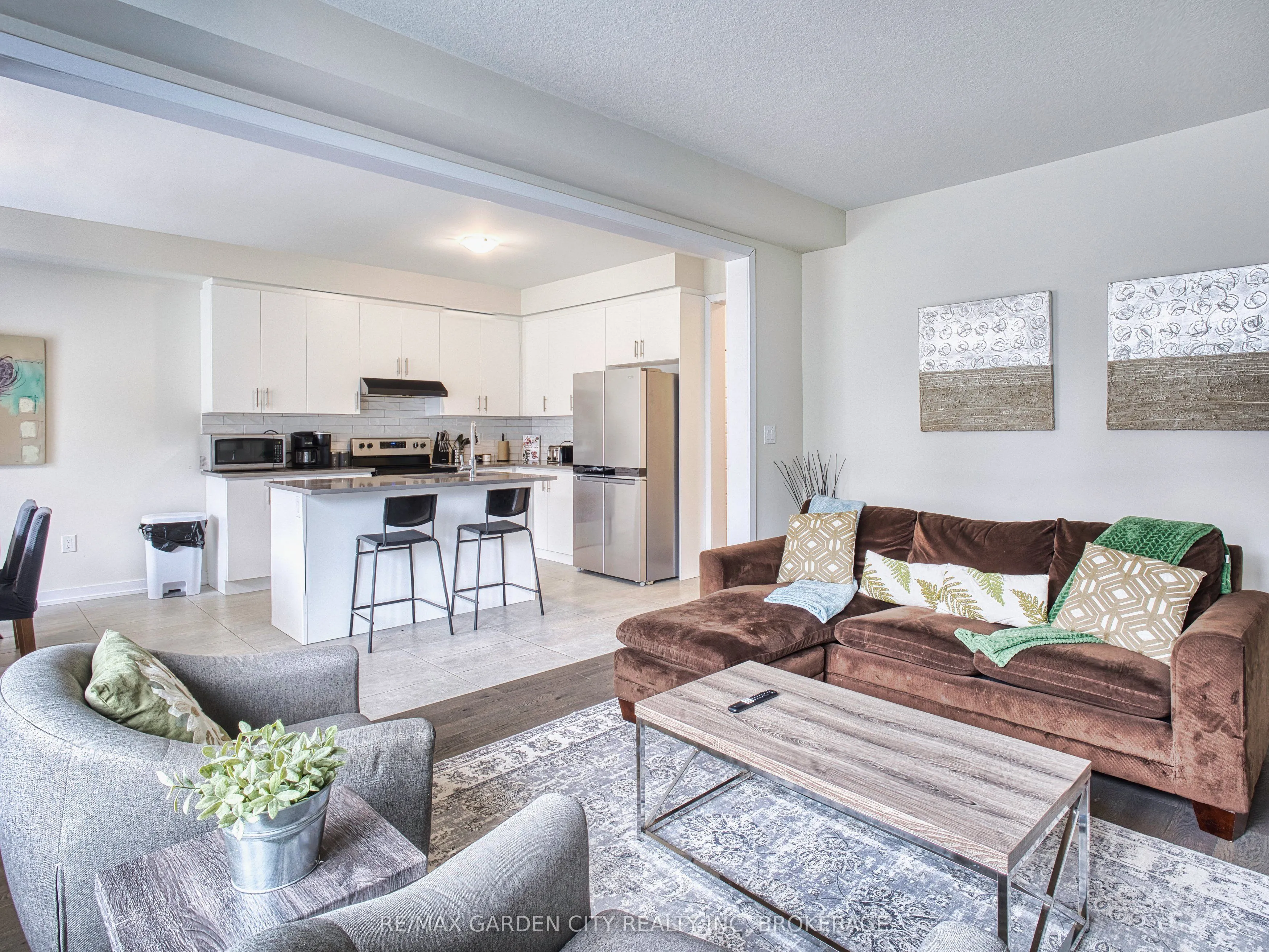 111 Sunflower Crescent