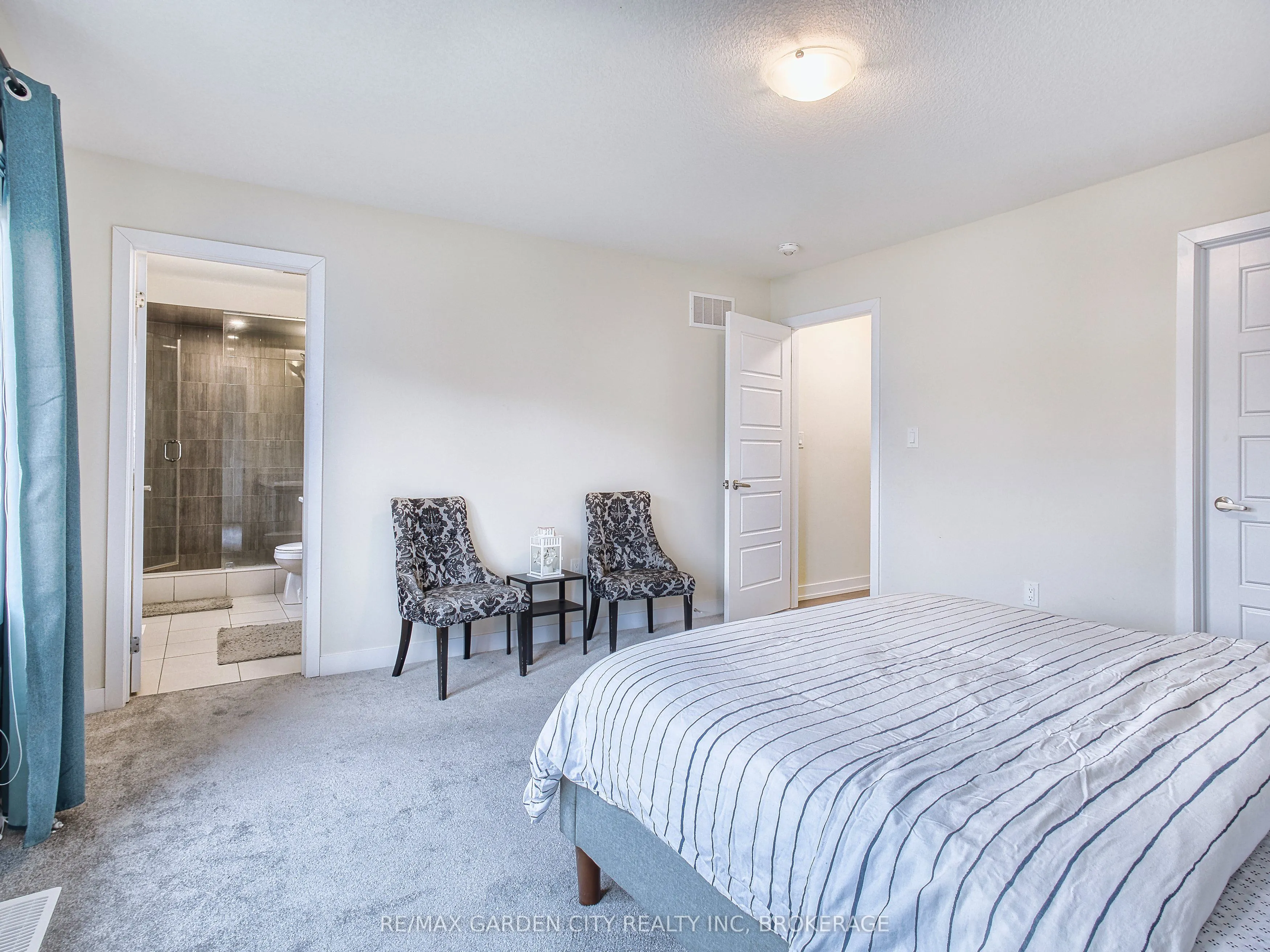 111 Sunflower Crescent