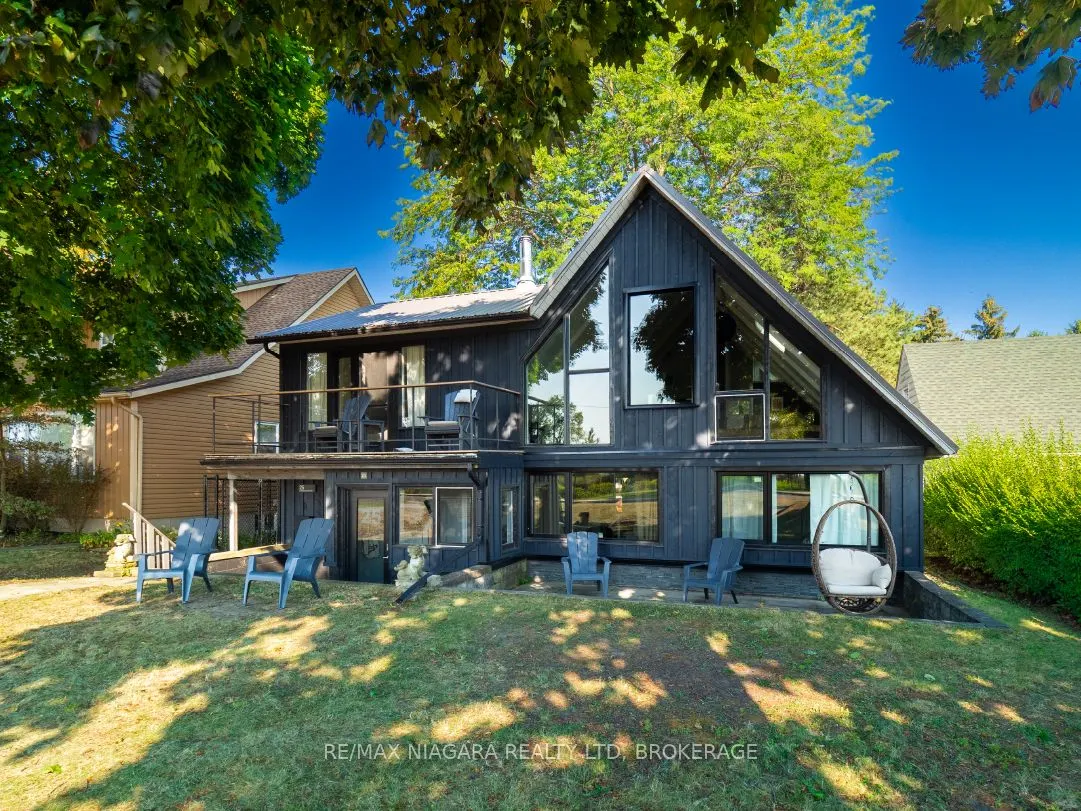 25 Lakeshore Road W