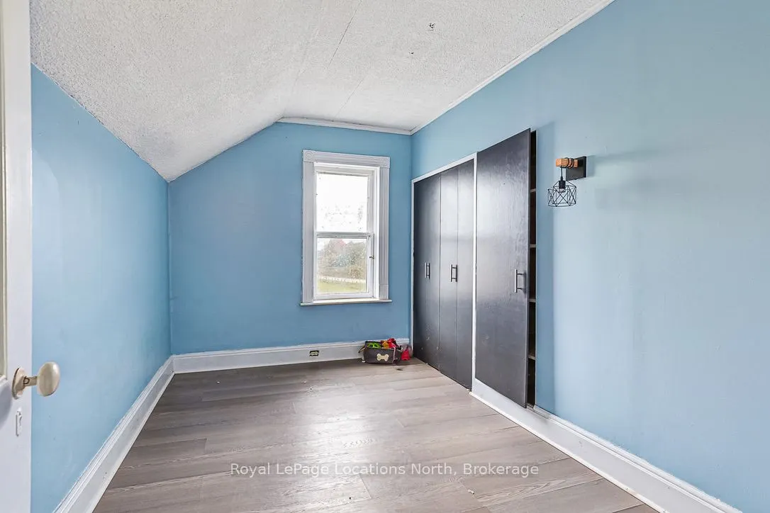 137662 GREY ROAD 12