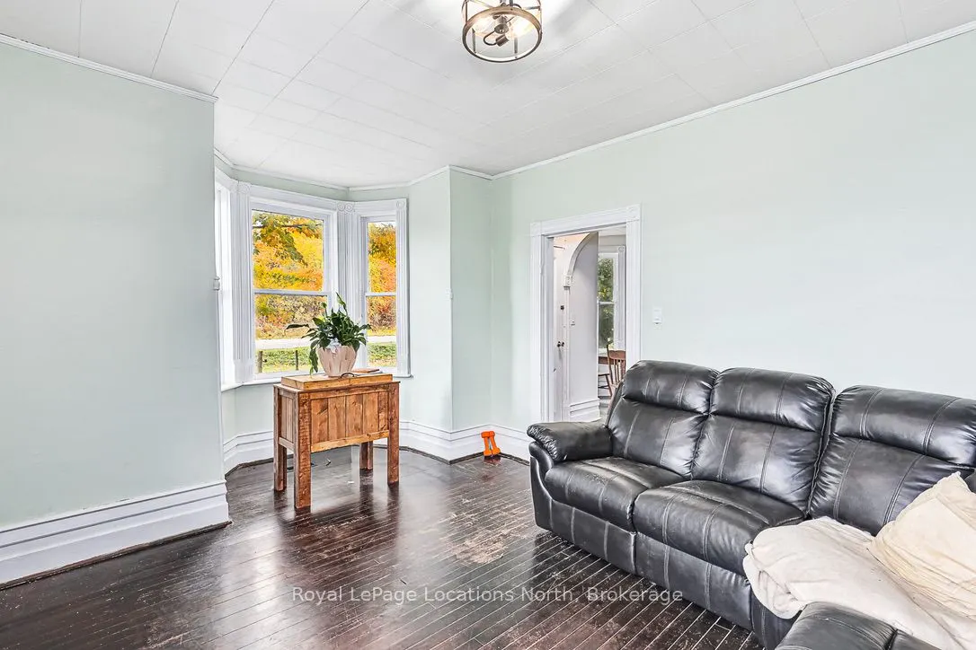 137662 GREY ROAD 12