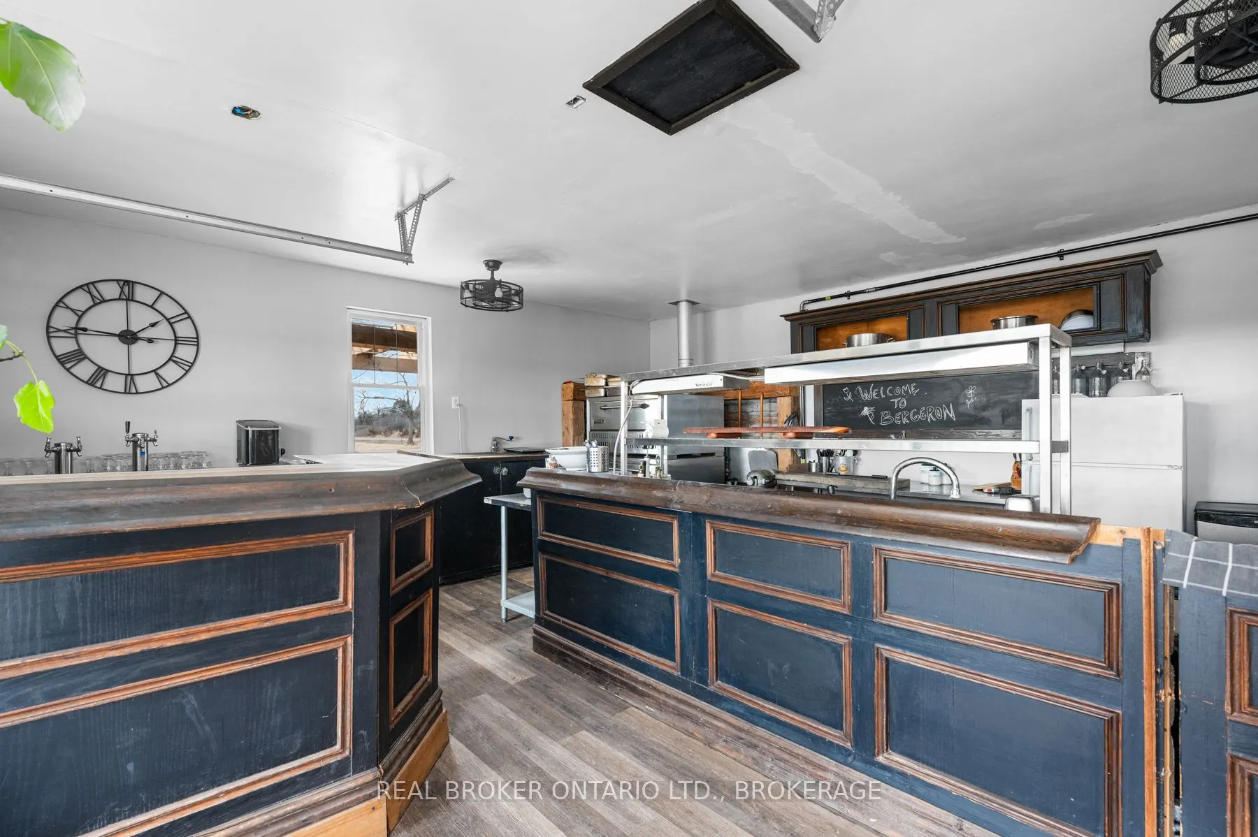 9656 Loyalist Parkway