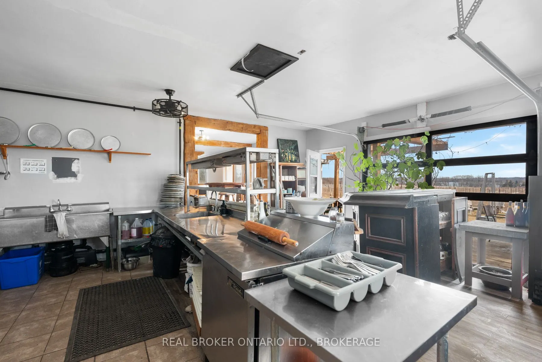 9656 Loyalist Parkway