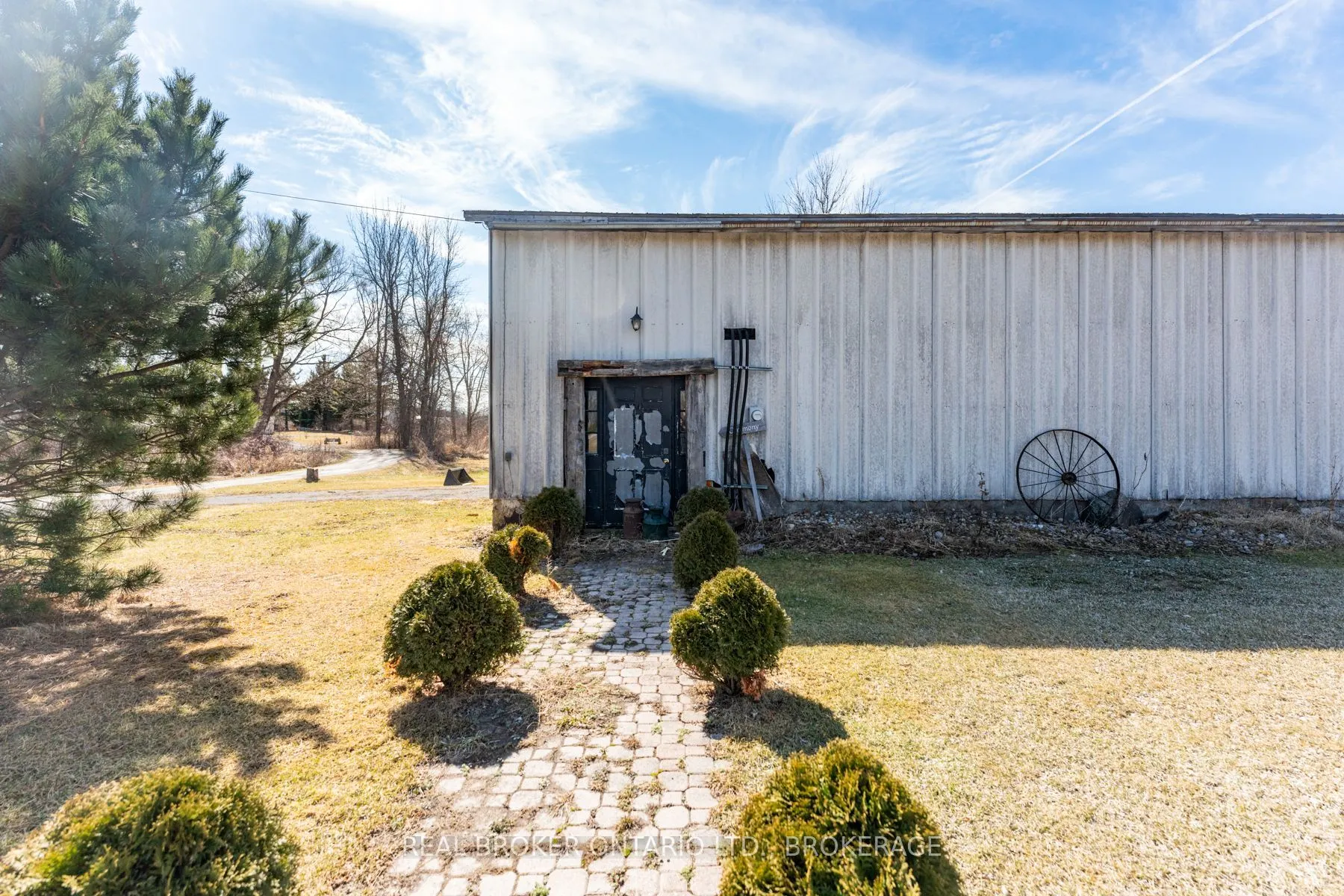 9656 Loyalist Parkway
