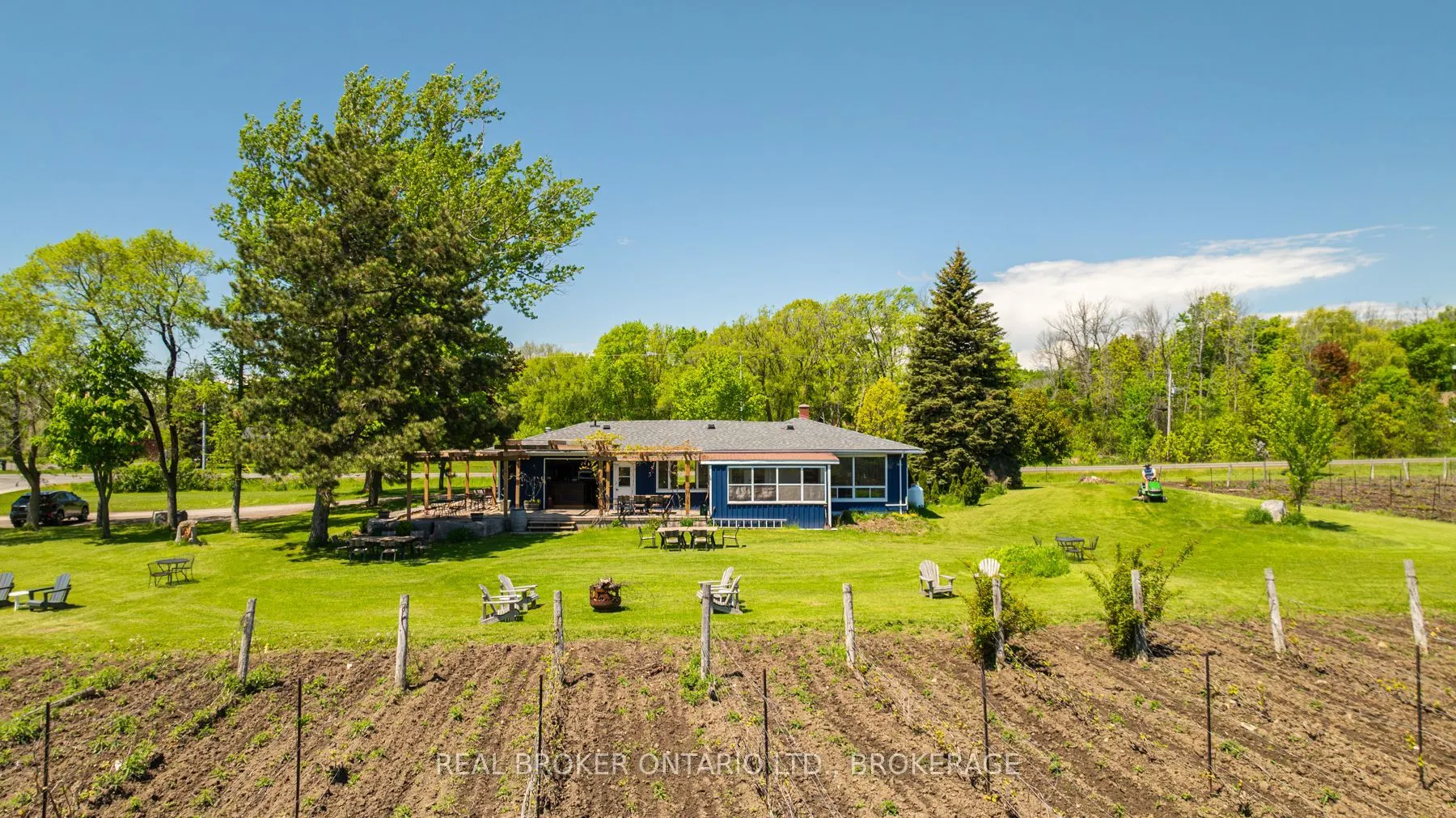 9656 Loyalist Parkway
