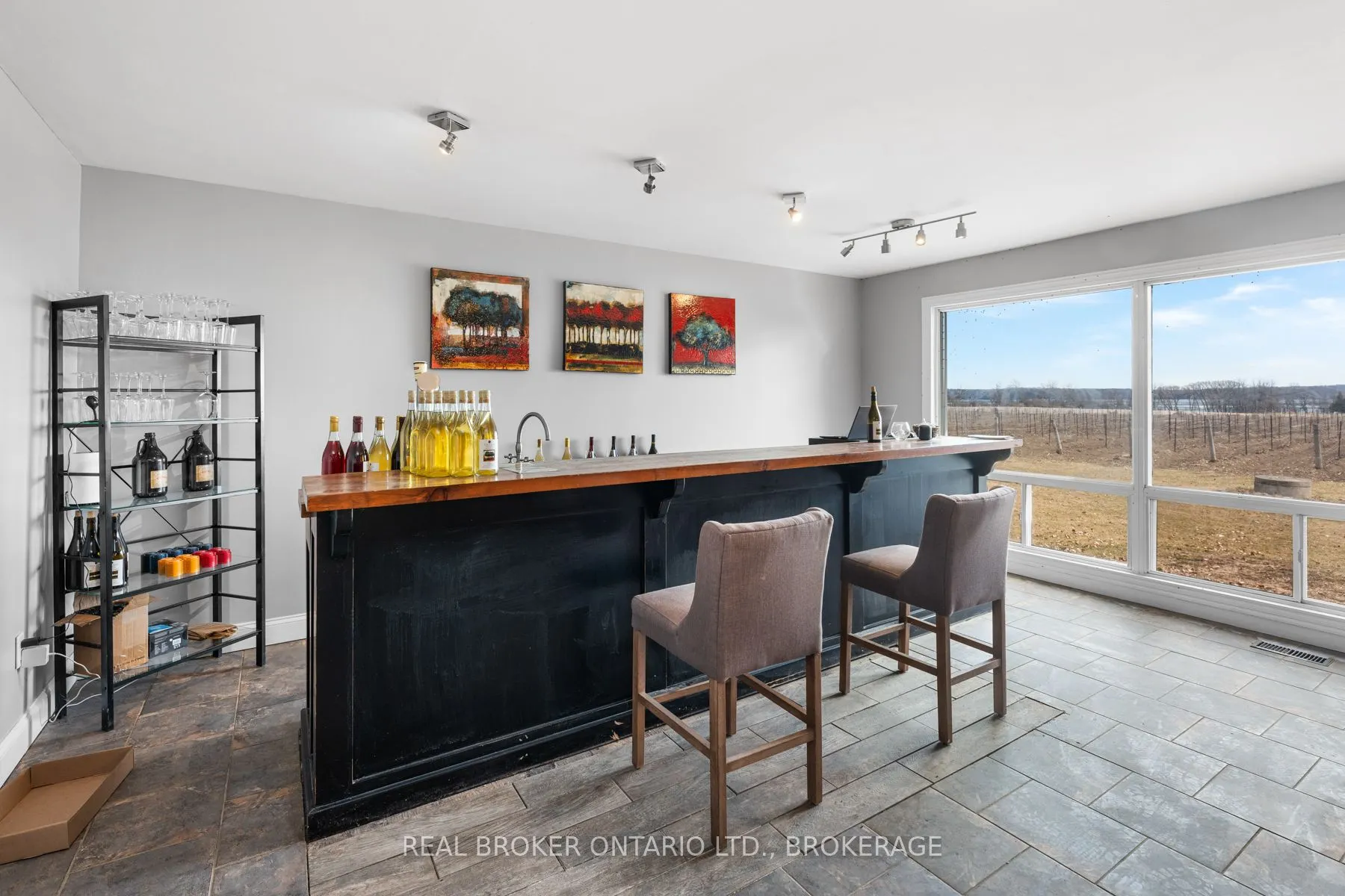 9656 Loyalist Parkway