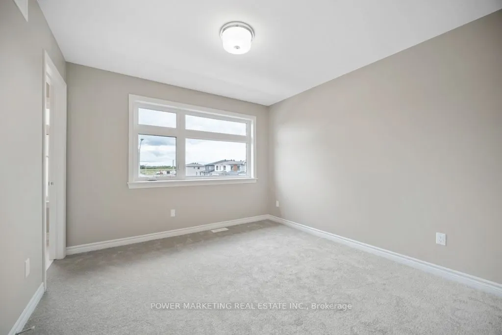 848 SNOWDROP Crescent