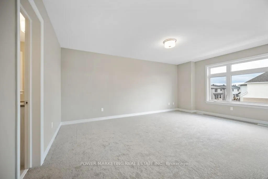 848 SNOWDROP Crescent