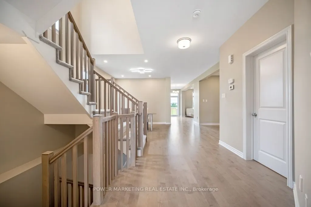 848 SNOWDROP Crescent