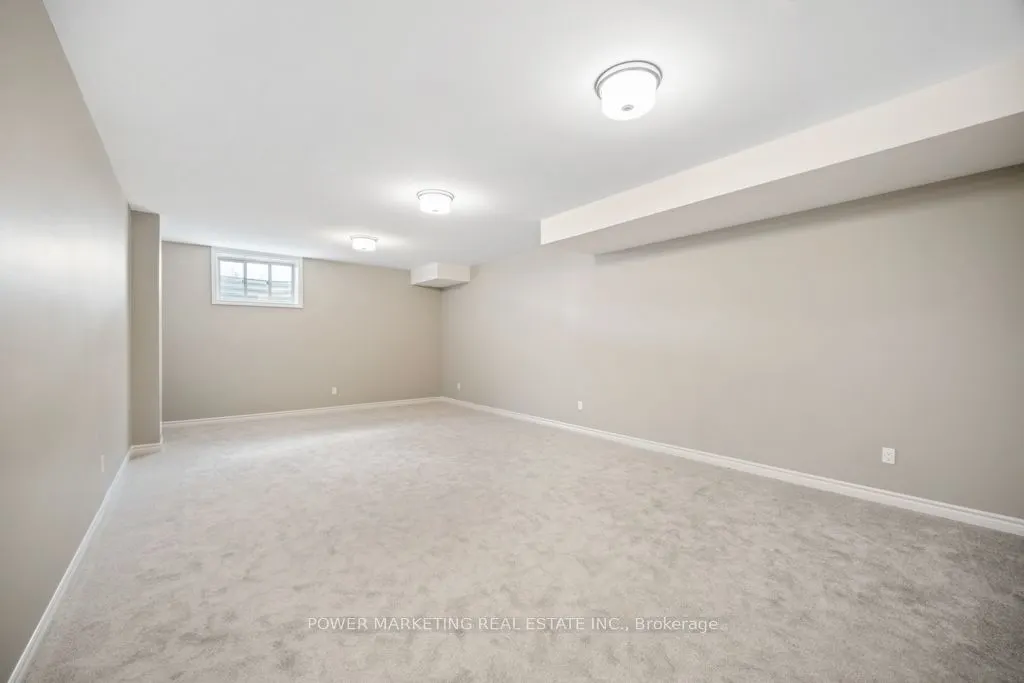848 SNOWDROP Crescent