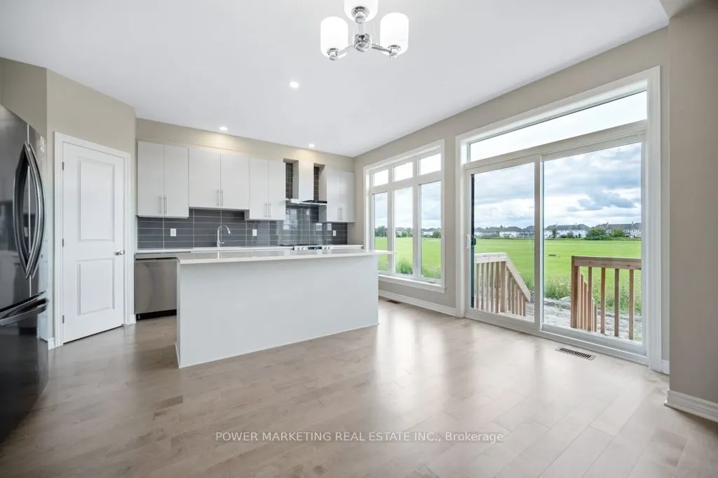 848 SNOWDROP Crescent