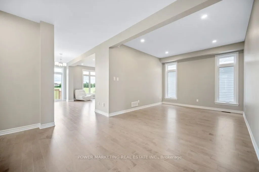 848 SNOWDROP Crescent