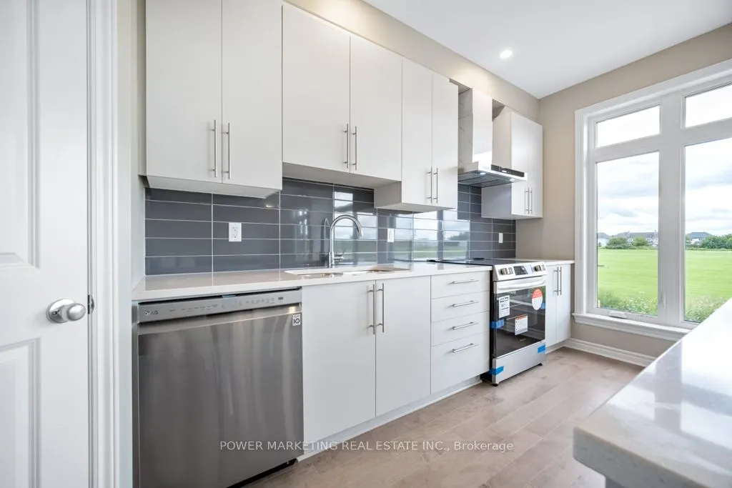848 SNOWDROP Crescent
