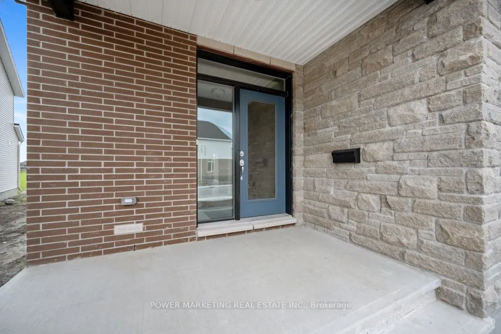 848 SNOWDROP Crescent
