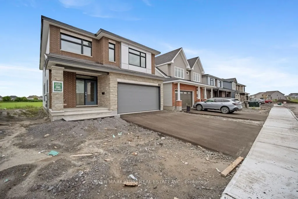 848 SNOWDROP Crescent