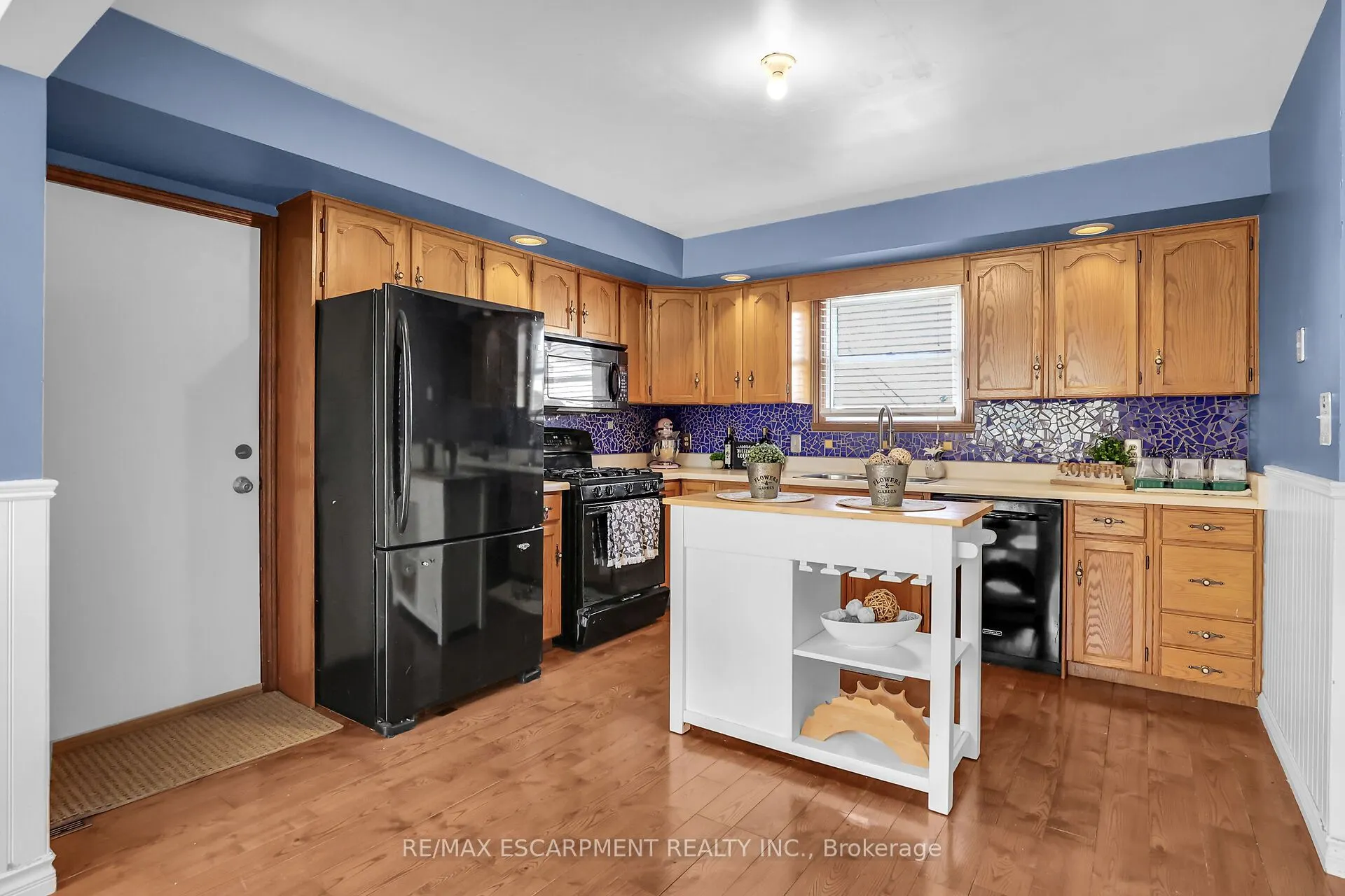 5001 Hillside Drive
