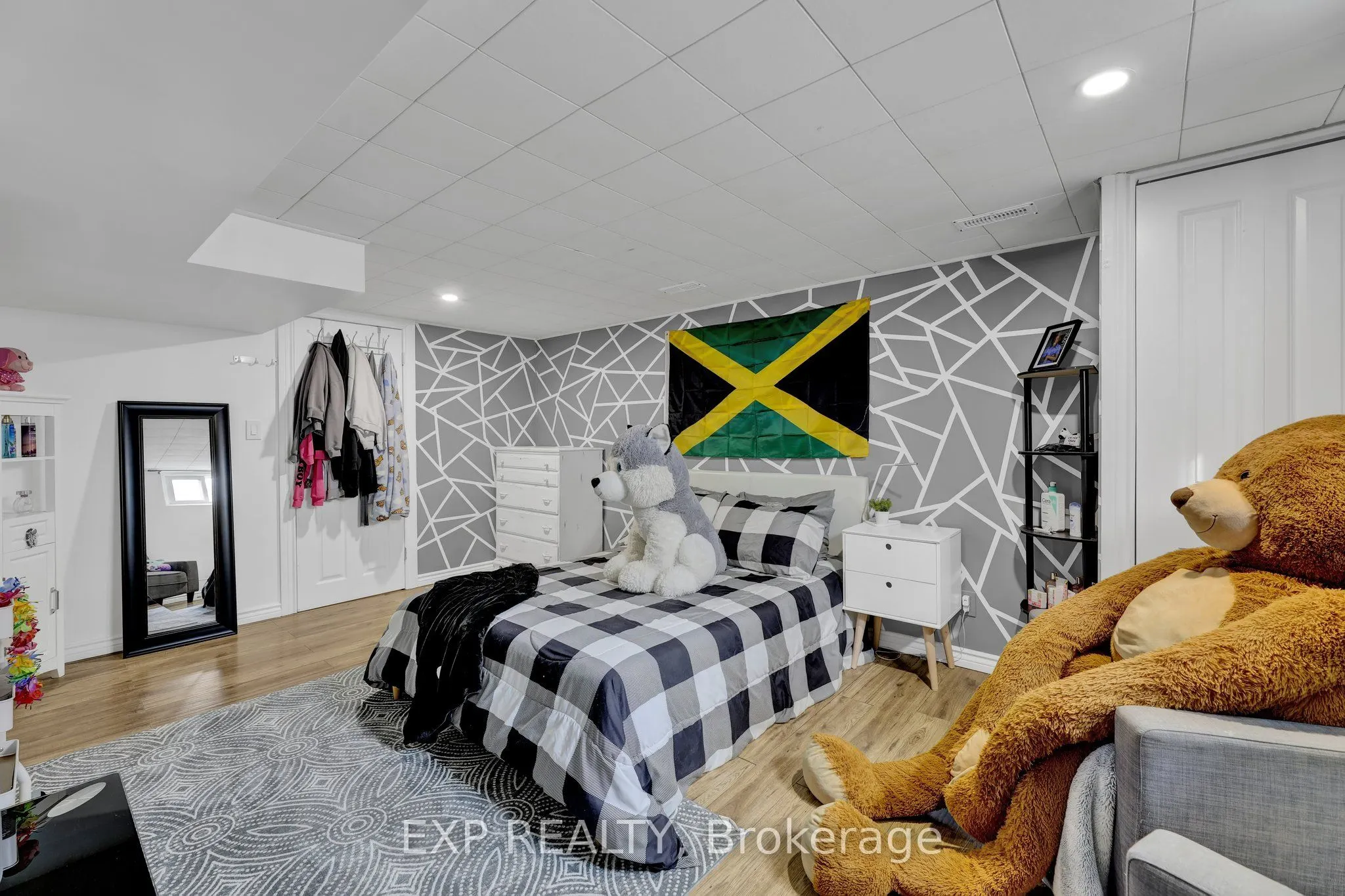 255 Edgewood Drive