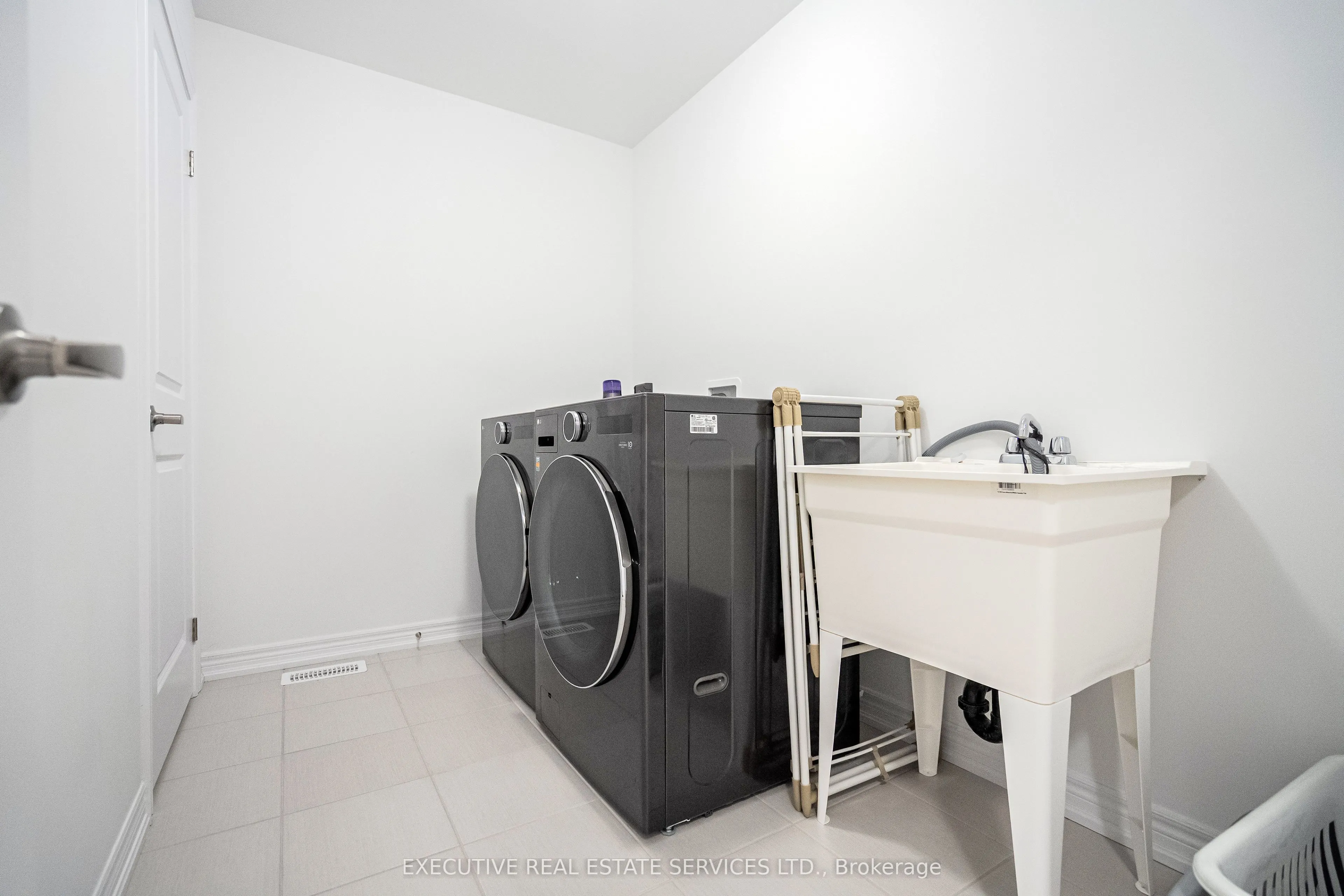 283 Rea Drive N