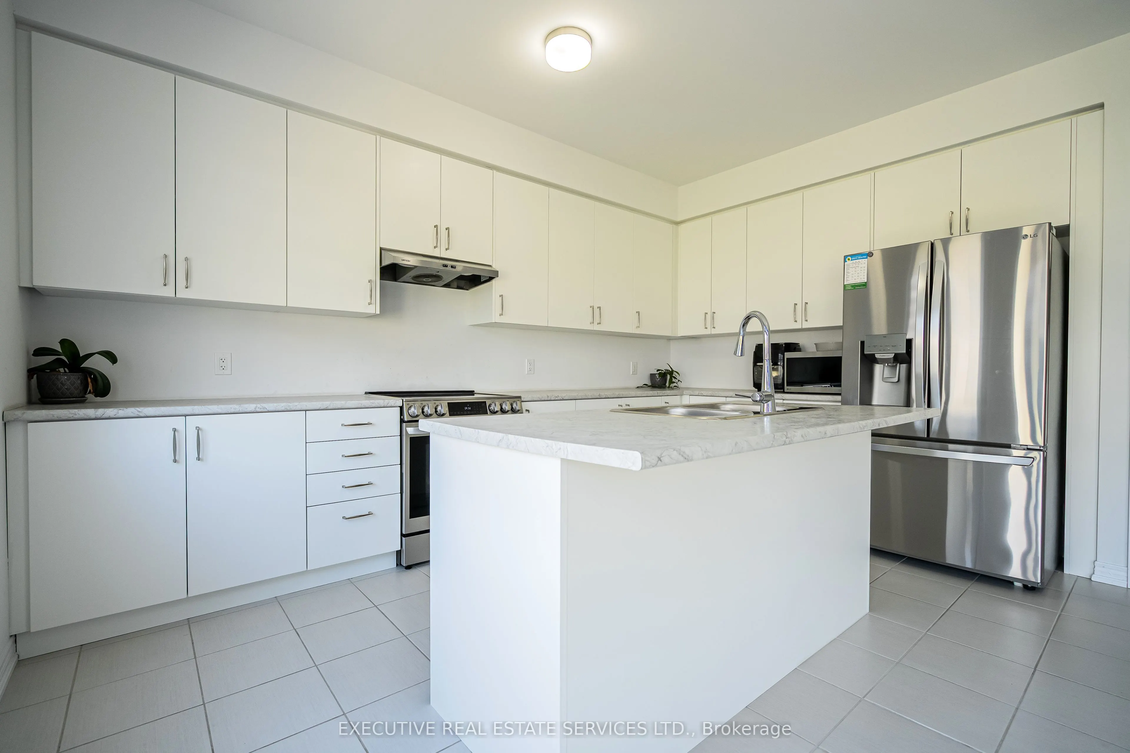 283 Rea Drive N