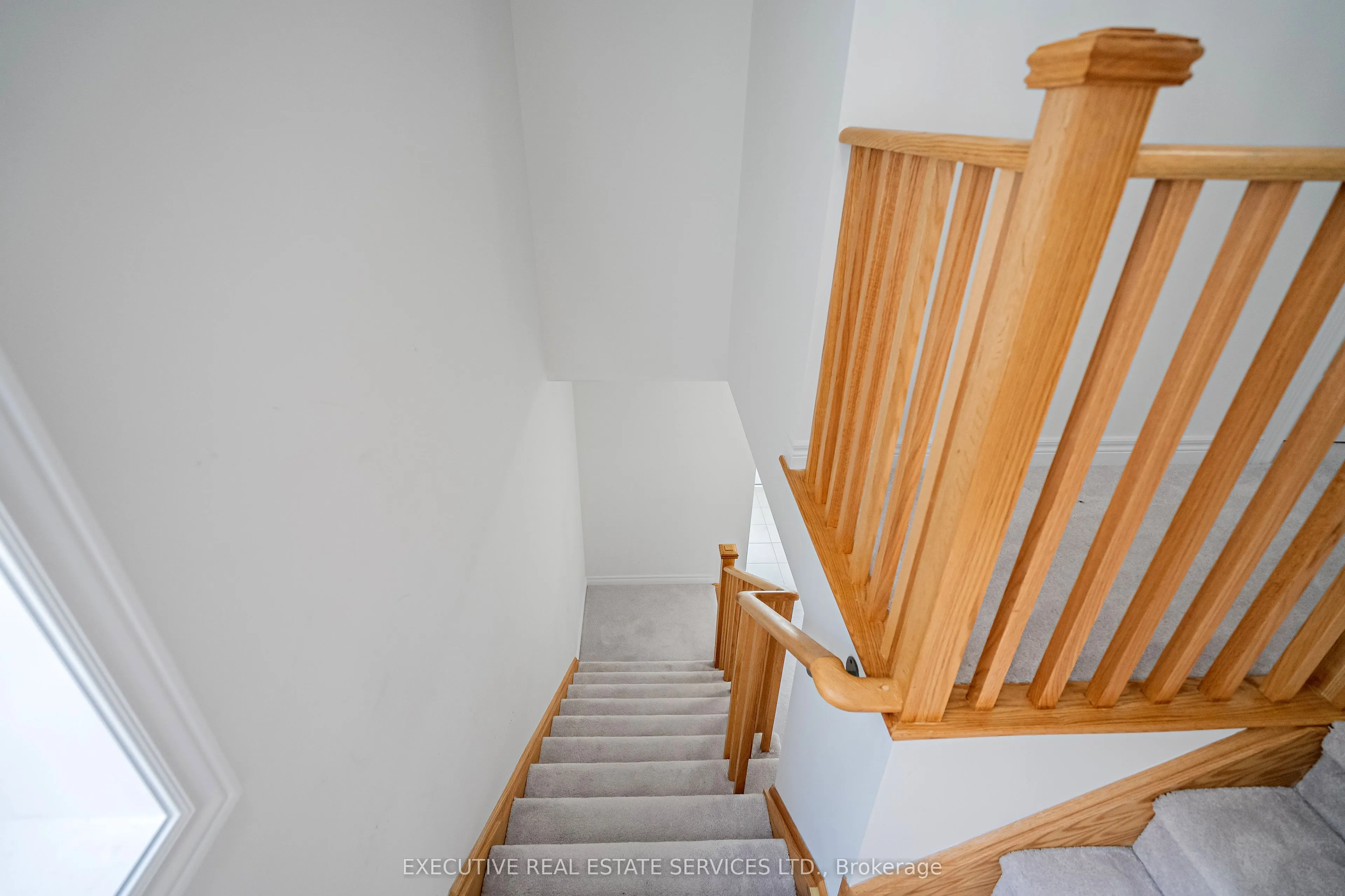 283 Rea Drive N