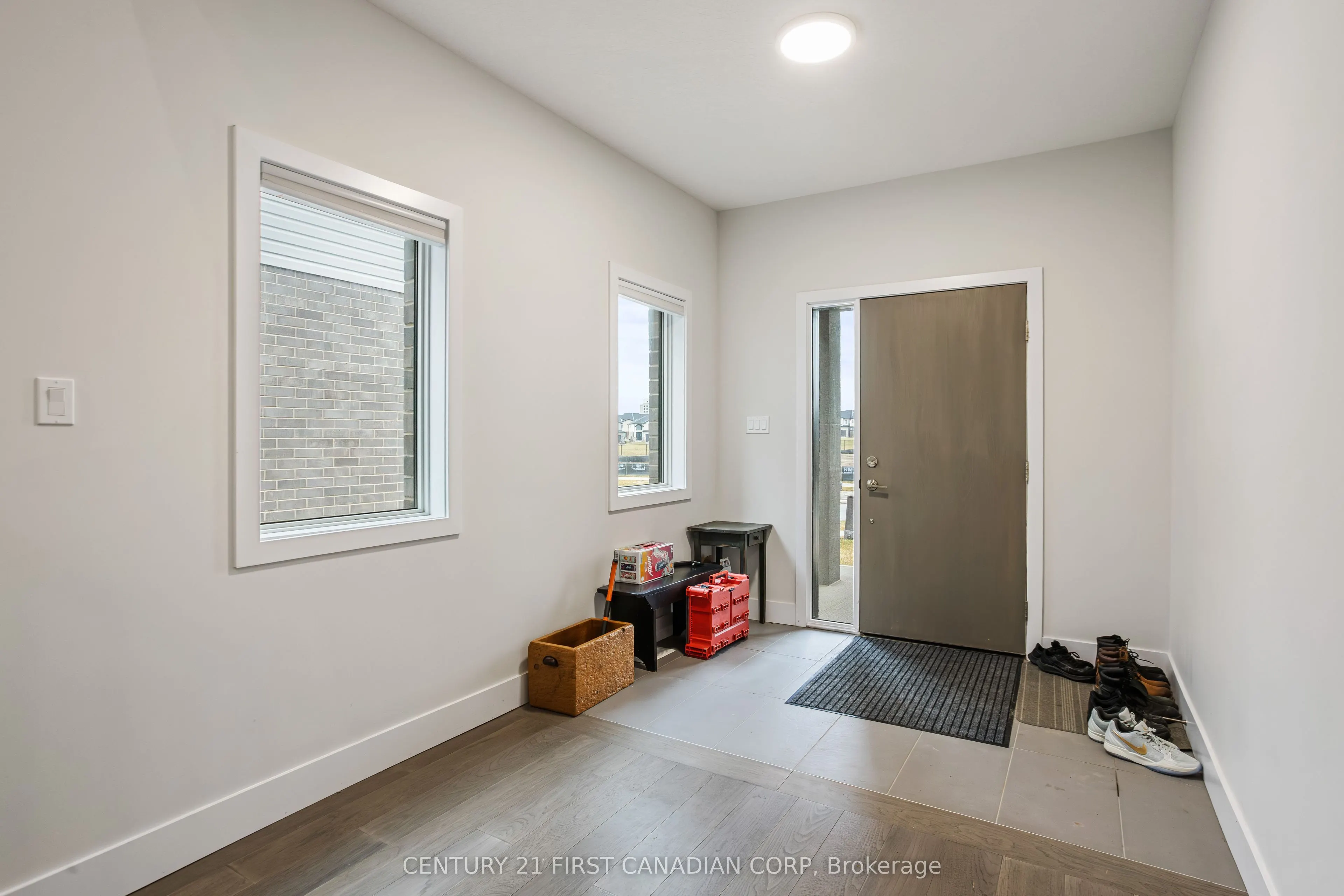 215 ROY MCDONALD Drive N