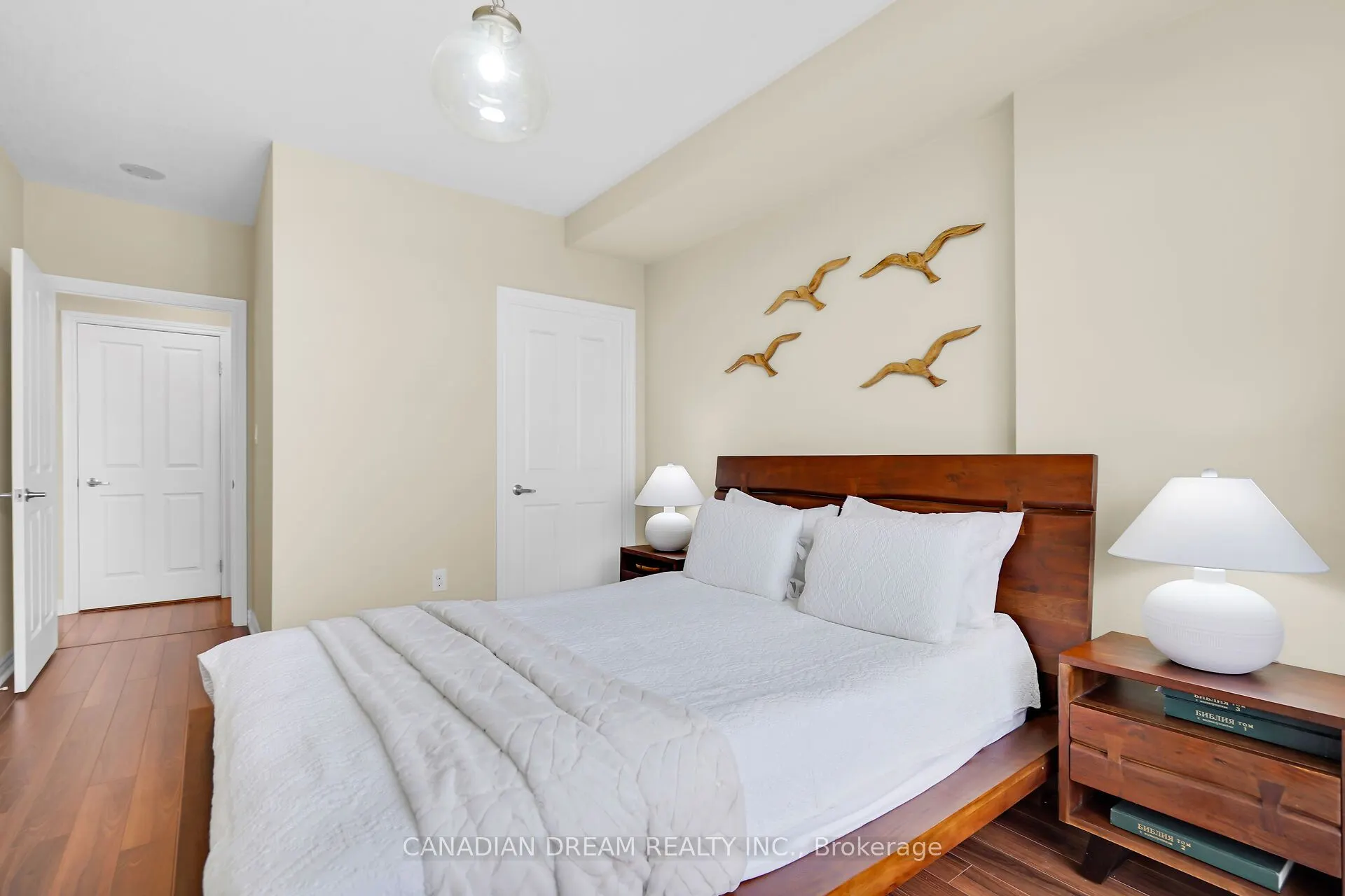 1030 Coronation Drive, #907