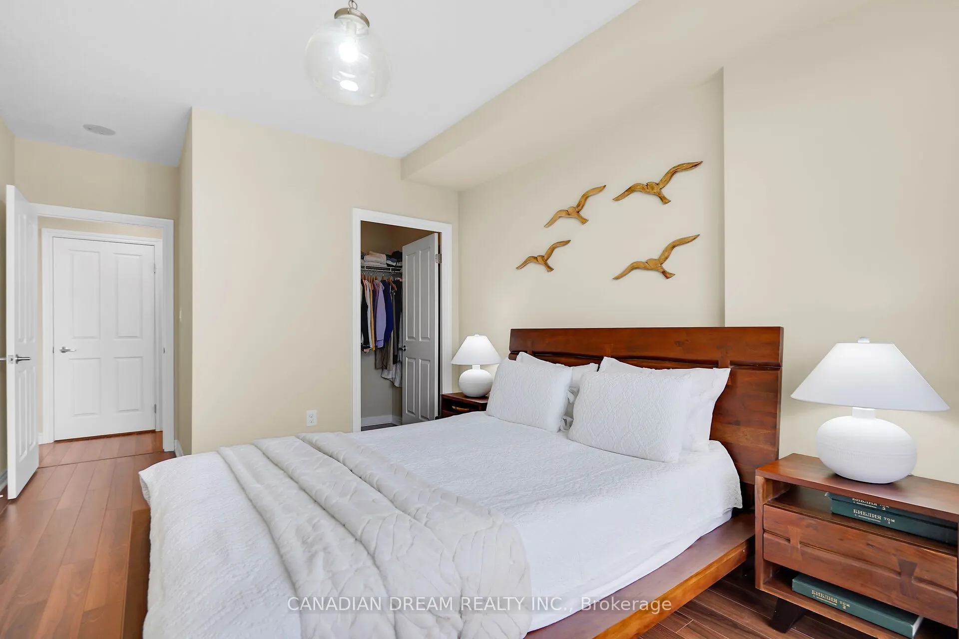 1030 Coronation Drive, #907