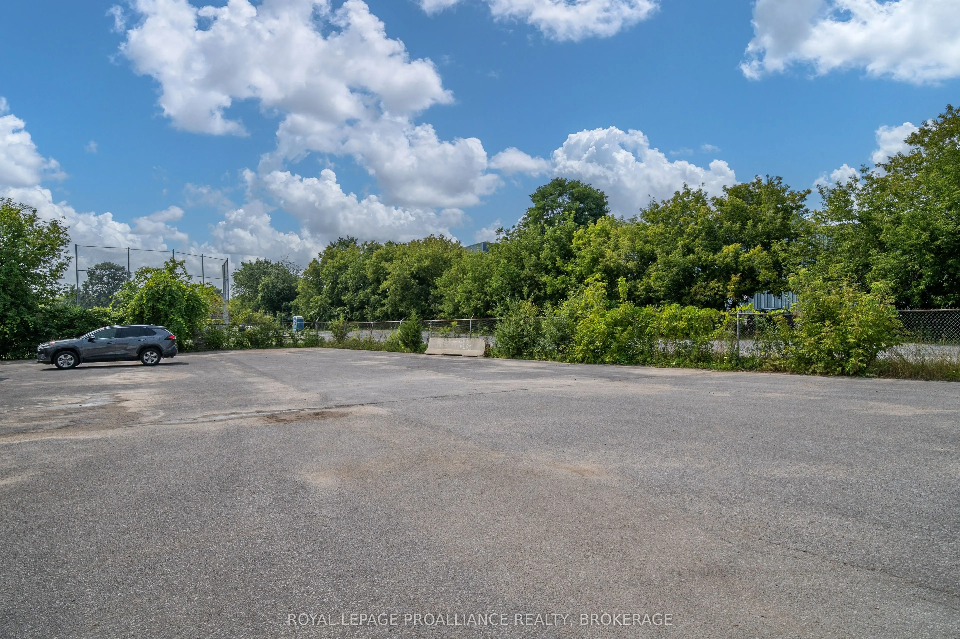 140 HICKSON Avenue