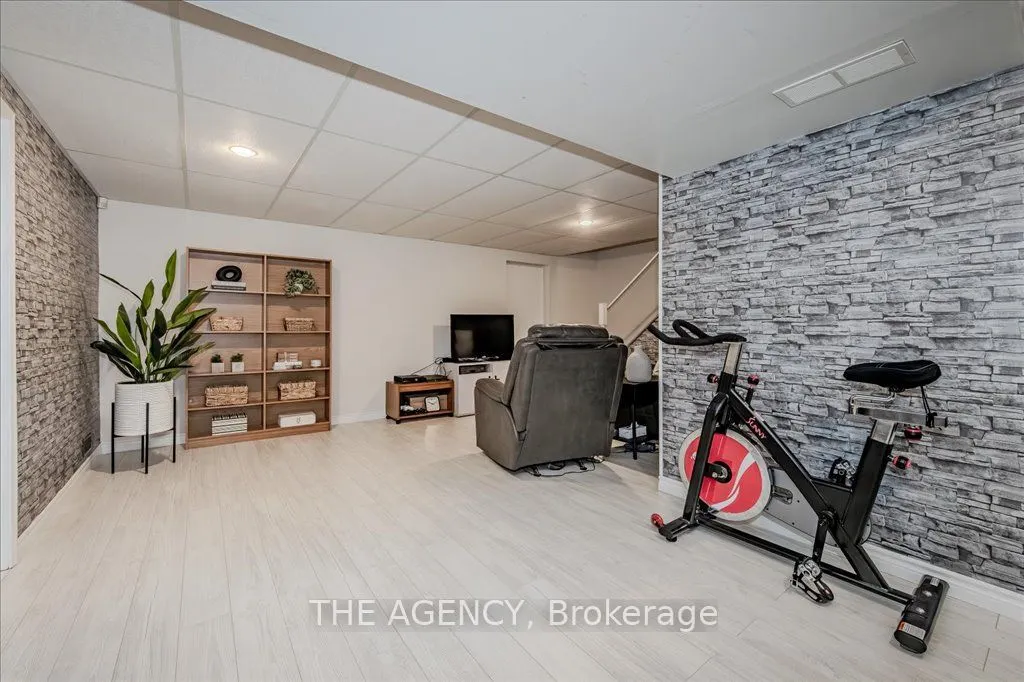 1177 Langs Circle
