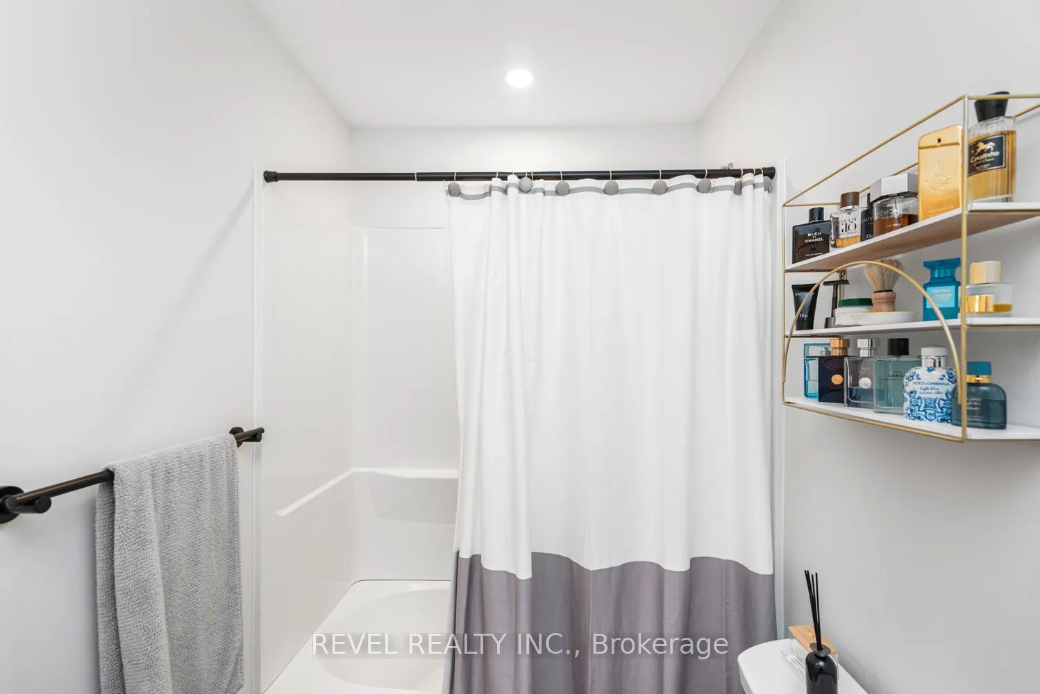 3998 Victoria Avenue #408