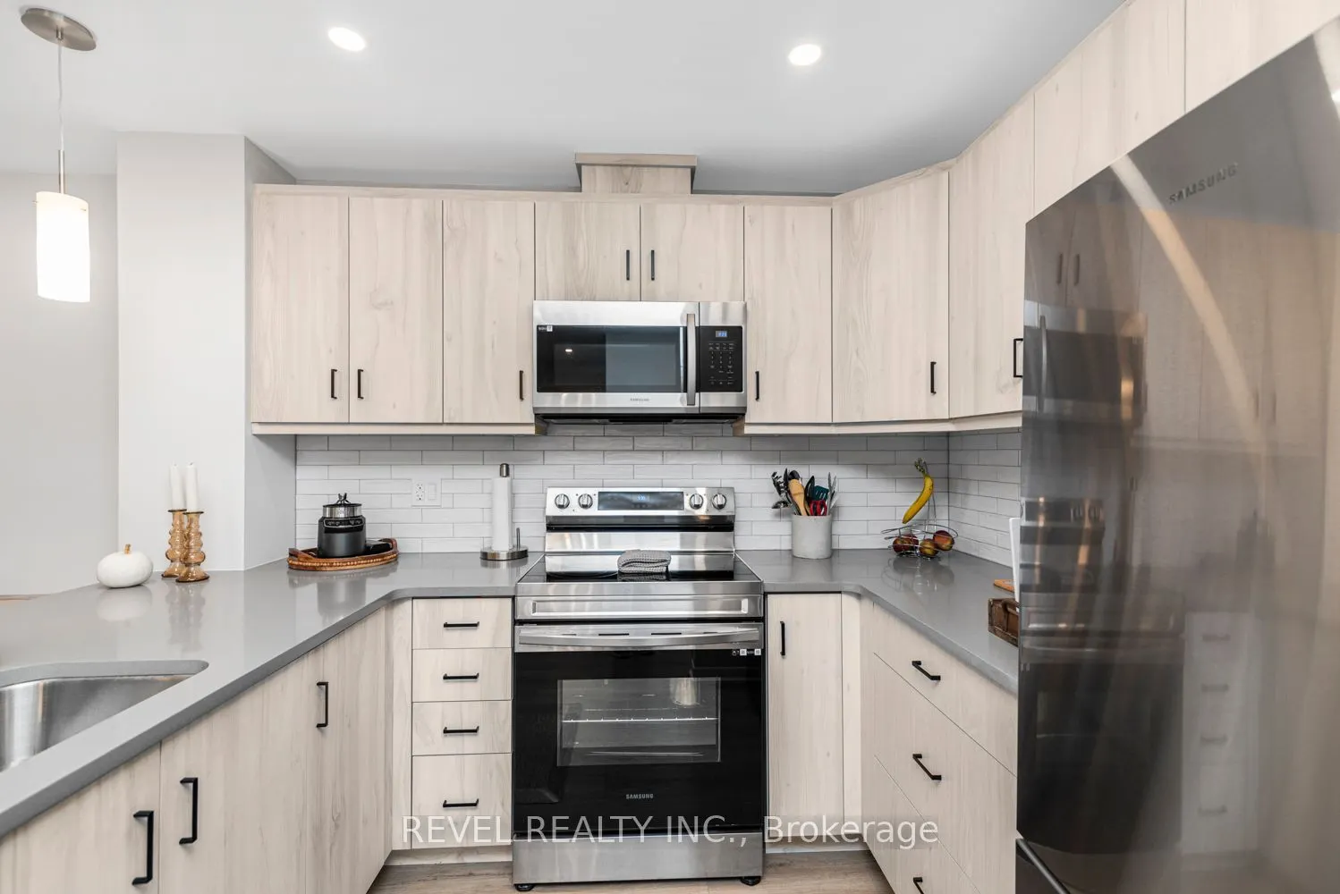 3998 Victoria Avenue #408